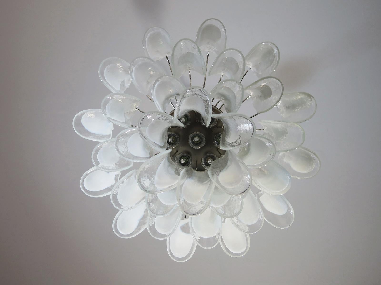 Italian Vintage Murano Chandelier, Mazzega, 36 Lattimo Glass Petals In Good Condition In Gaiarine Frazione Francenigo (TV), IT