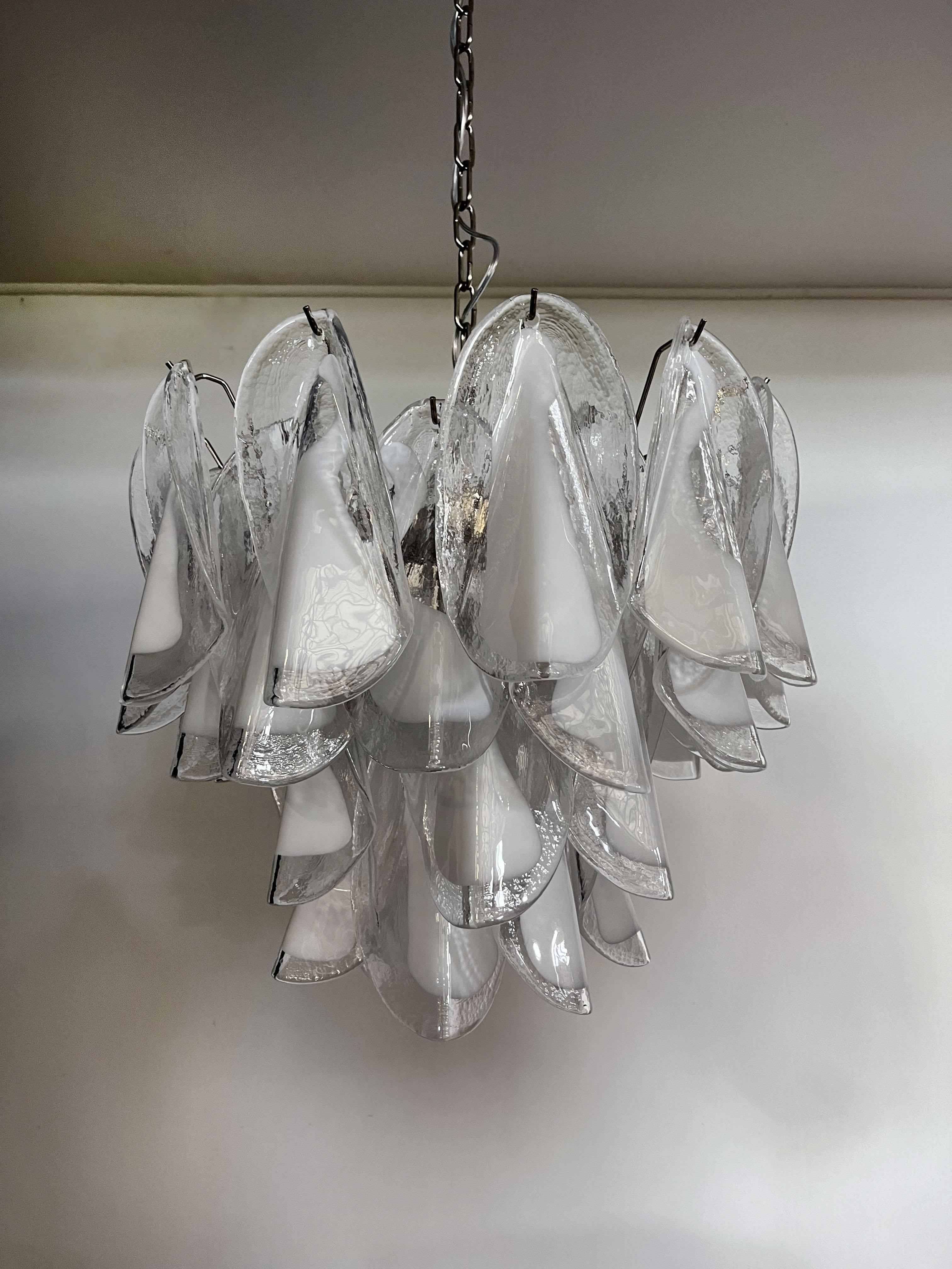 Italian vintage Murano chandelier - Mazzega - 36 lattimo glass 