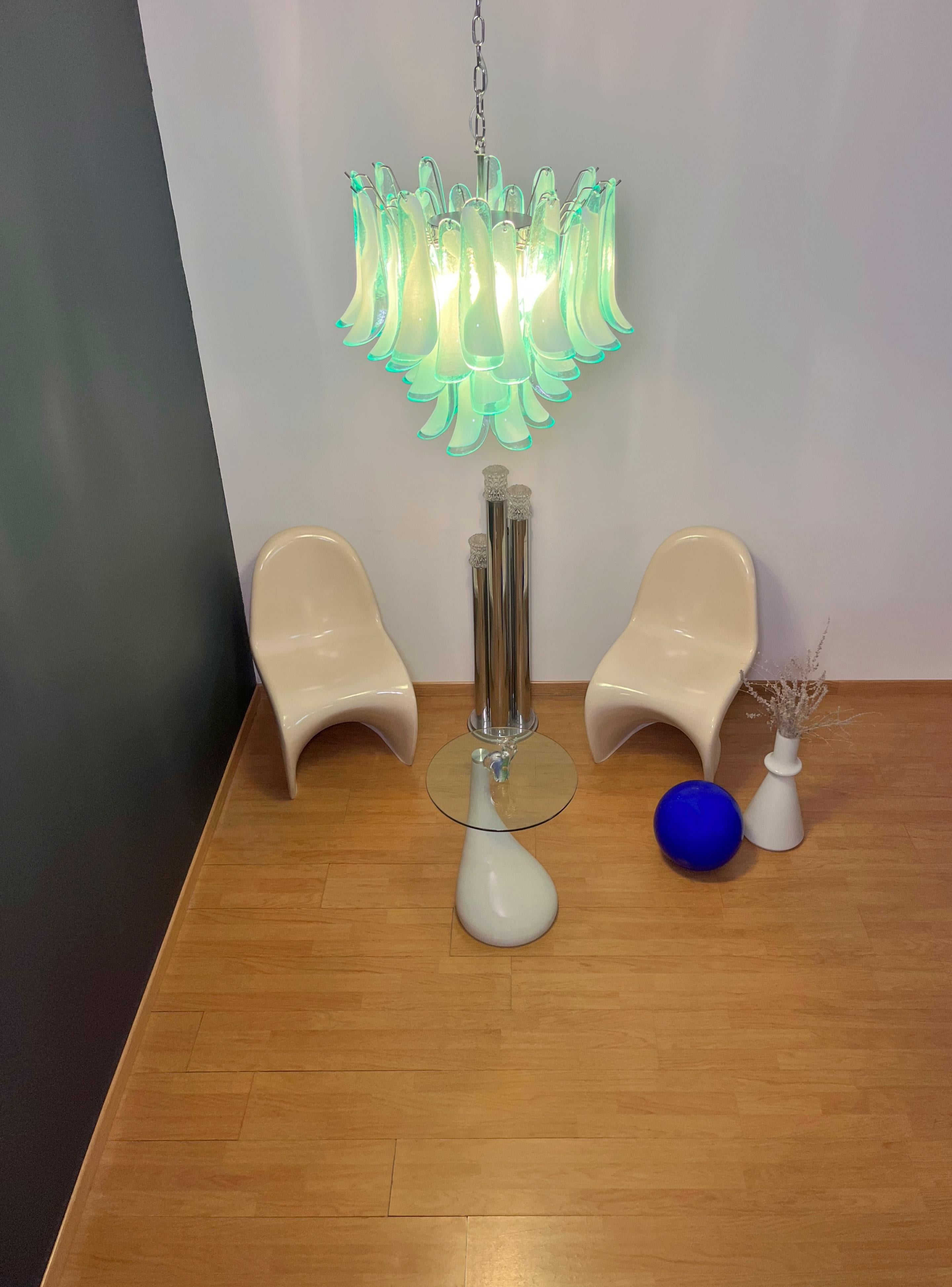 Vetro artistico Italian vintage Murano chandelier - Mazzega - 36 lattimo turquoise glass petals in vendita