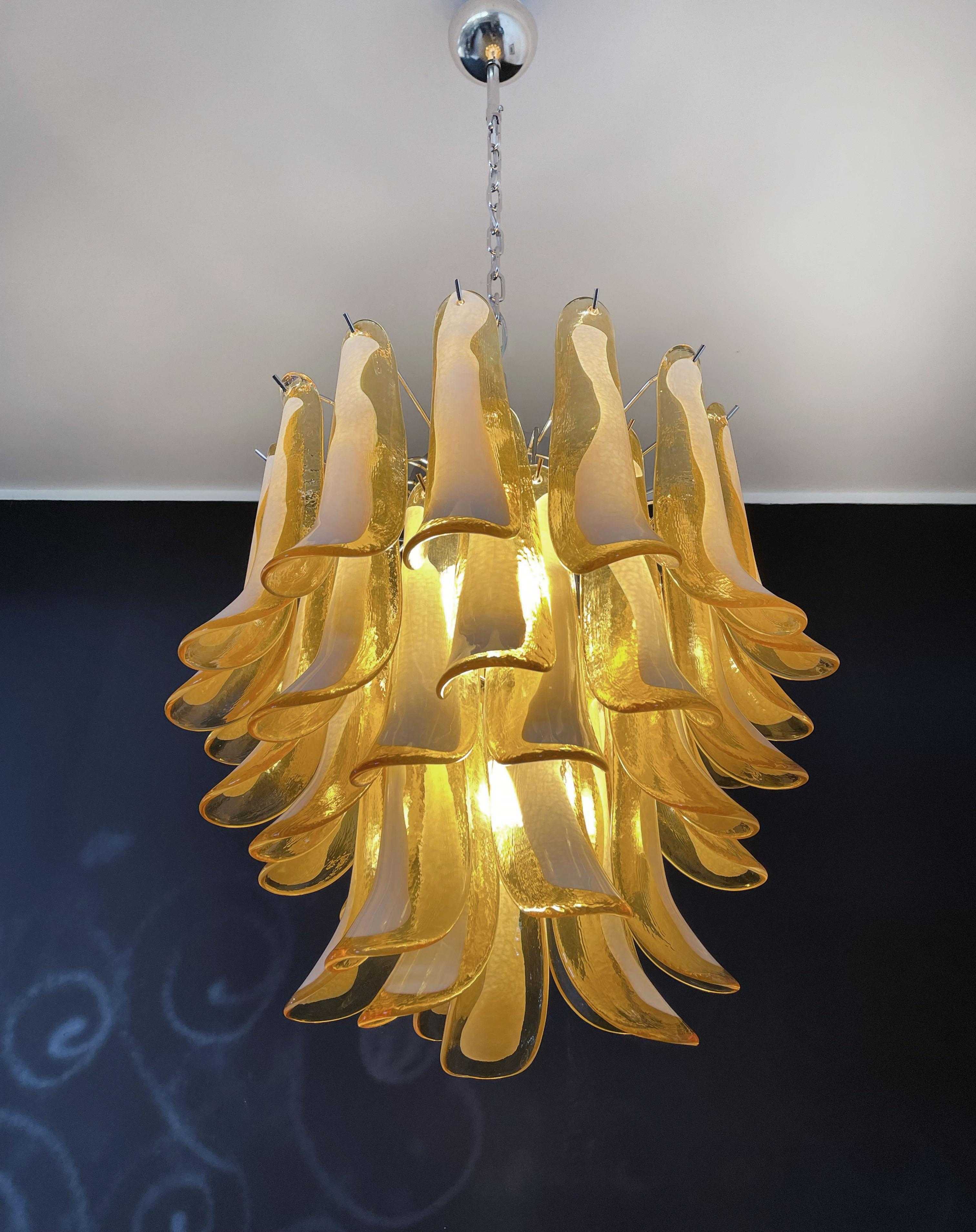 Italian Vintage Murano Chandelier, Mazzega, 41 Caramel Lattimo Glass Petals 13