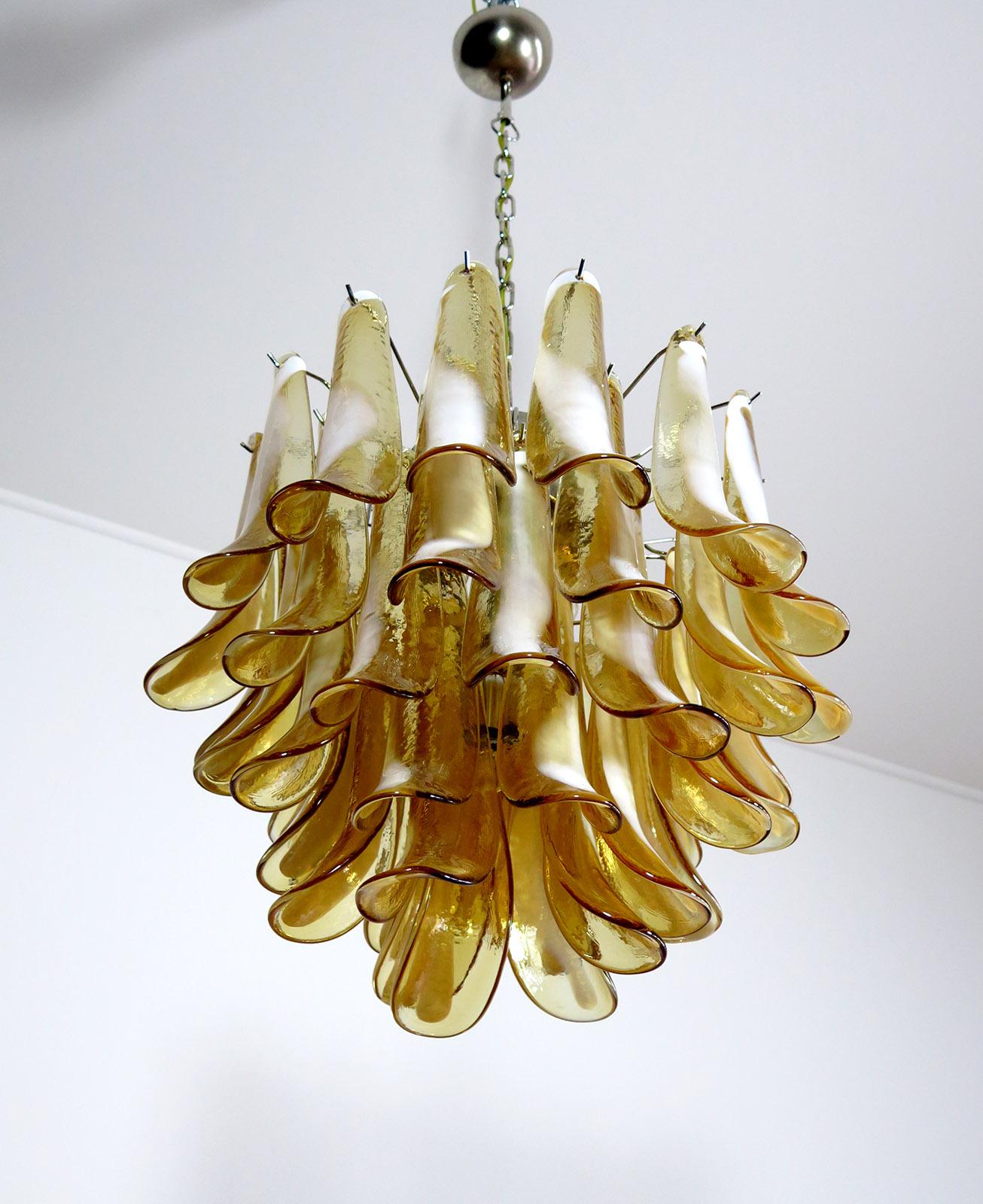 Italian Vintage Murano Chandelier, Mazzega, 41 Caramel Lattimo Glass Petals 1