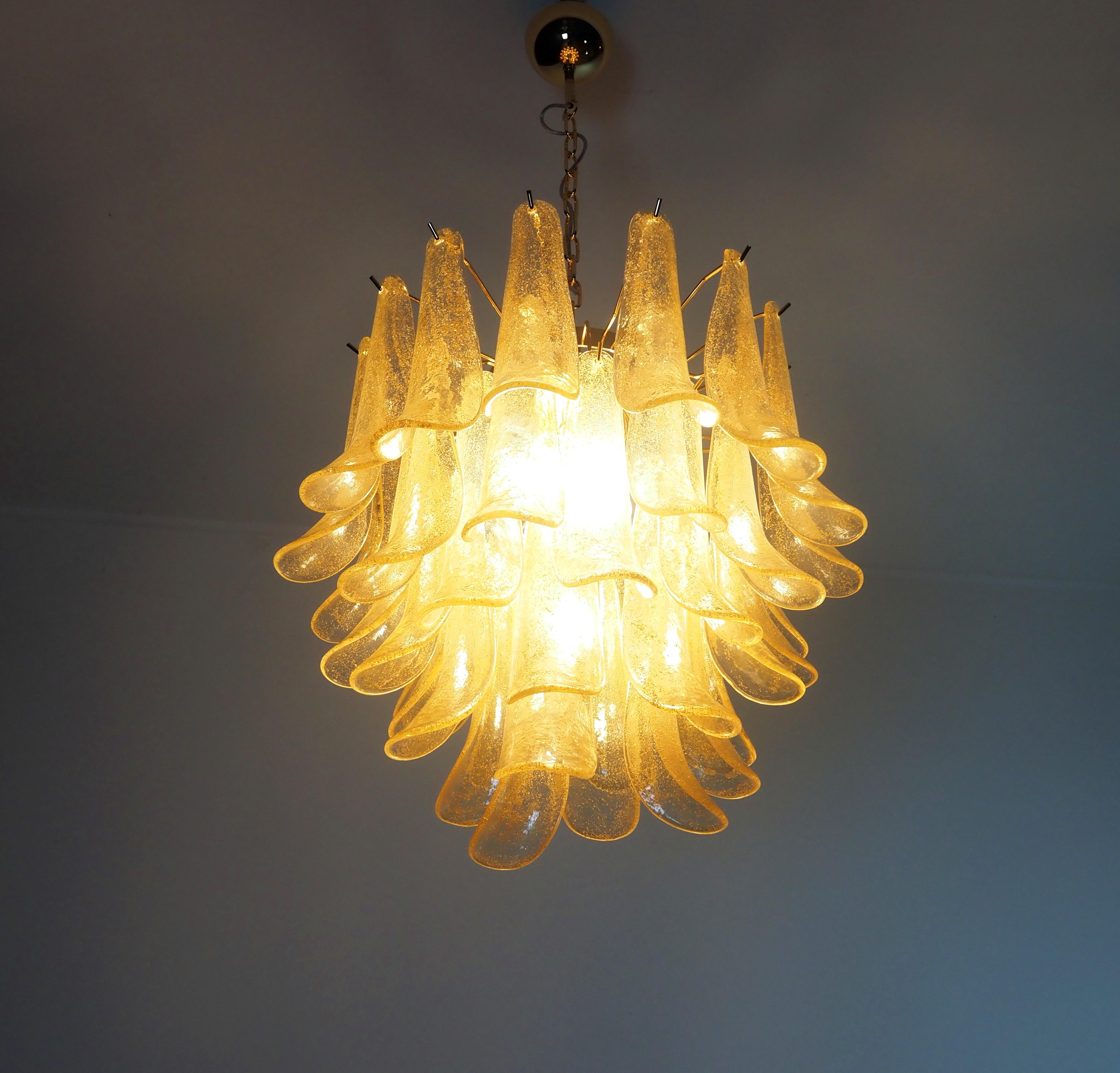 Italian vintage Murano chandelier - Mazzega - 41 GOLD glass petals For Sale 4