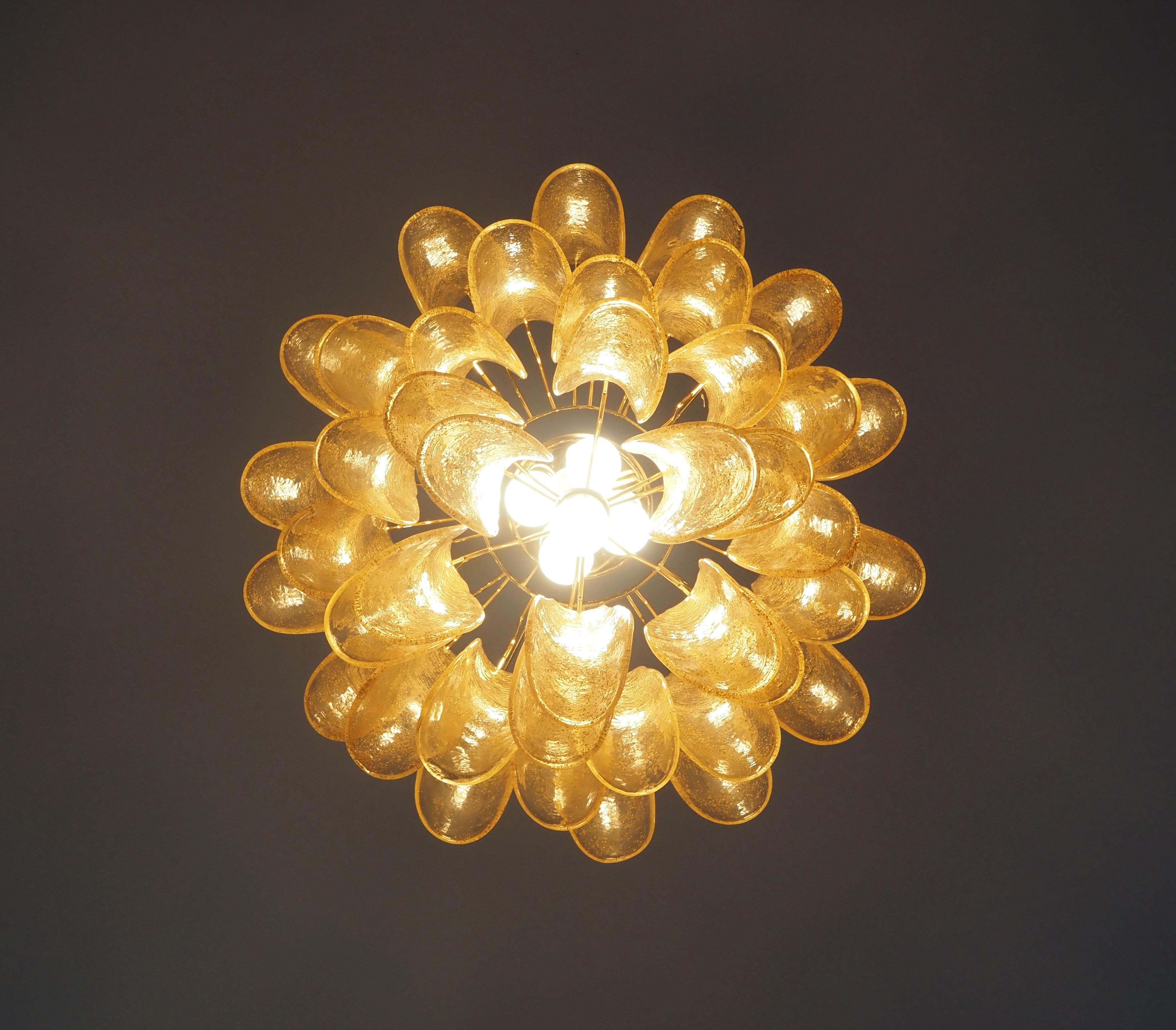 Italian vintage Murano chandelier - Mazzega - 41 GOLD glass petals For Sale 7
