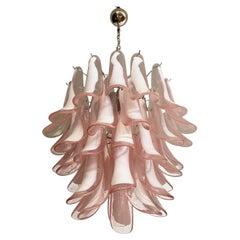 Italian vintage Murano chandelier - Mazzega - 41 pink lattimo glass petals