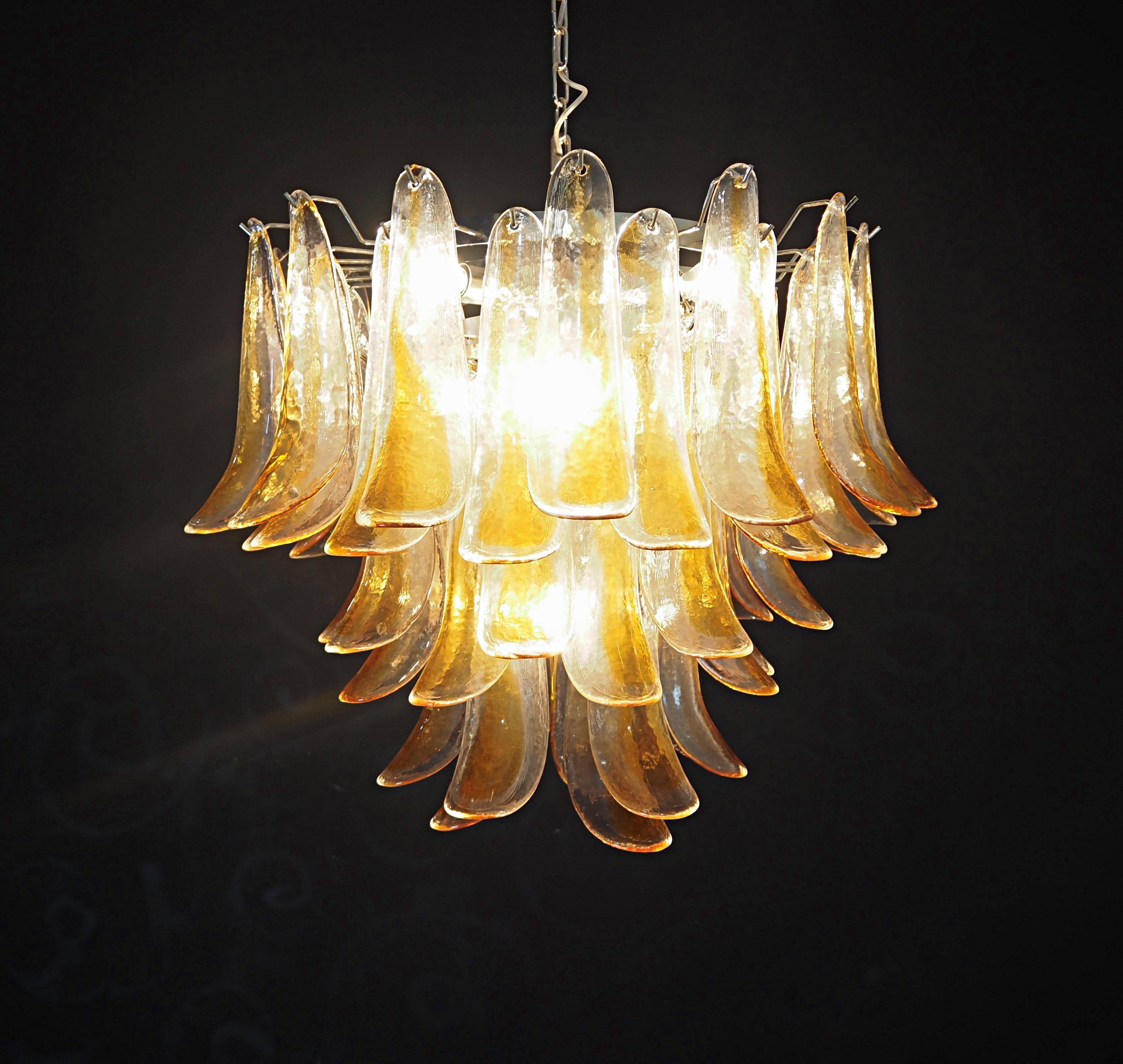 Italian vintage Murano chandelier - Mazzega - 53 amber glass petals For Sale 2
