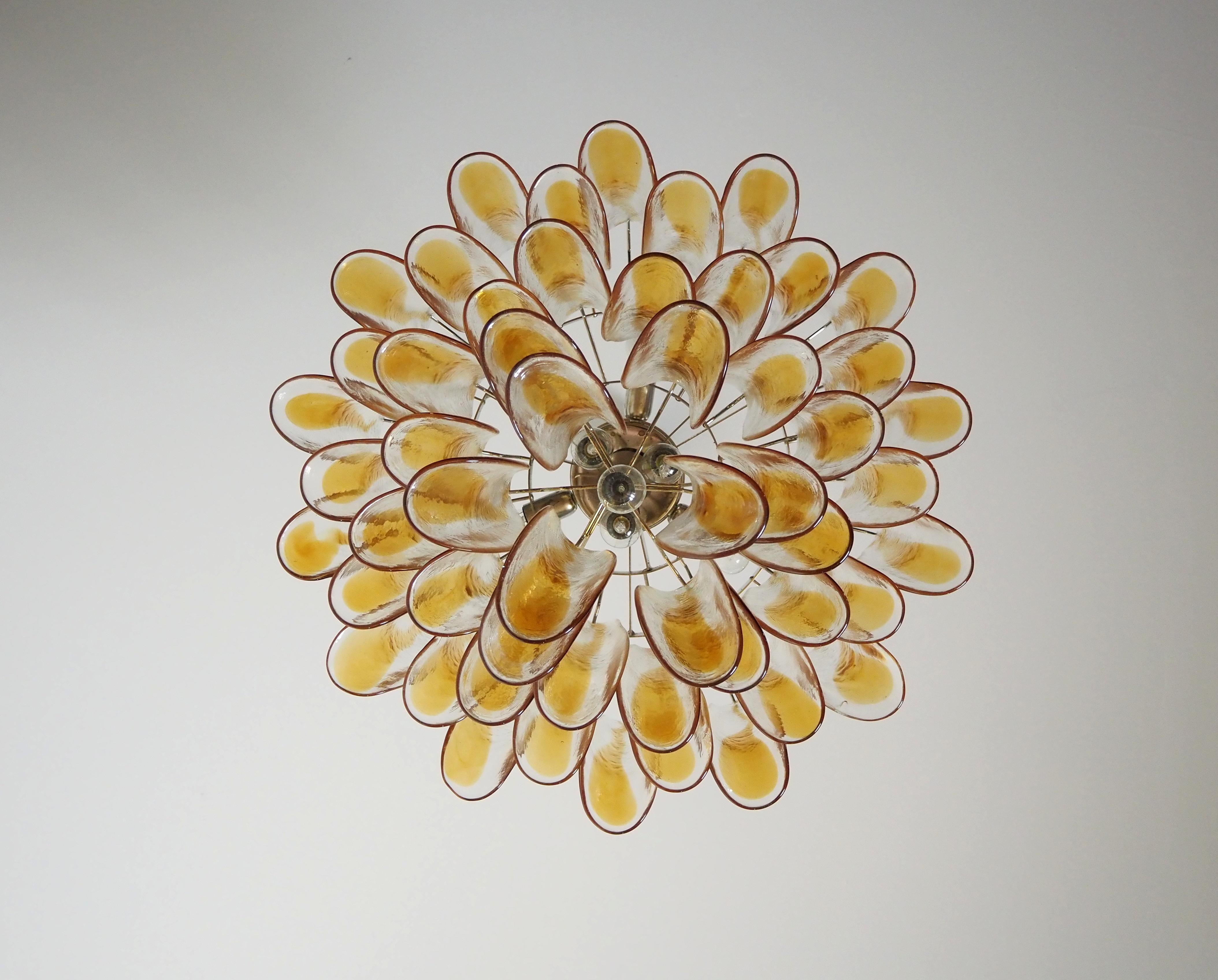 Italian vintage Murano chandelier - Mazzega - 53 amber glass petals In Good Condition For Sale In Gaiarine Frazione Francenigo (TV), IT