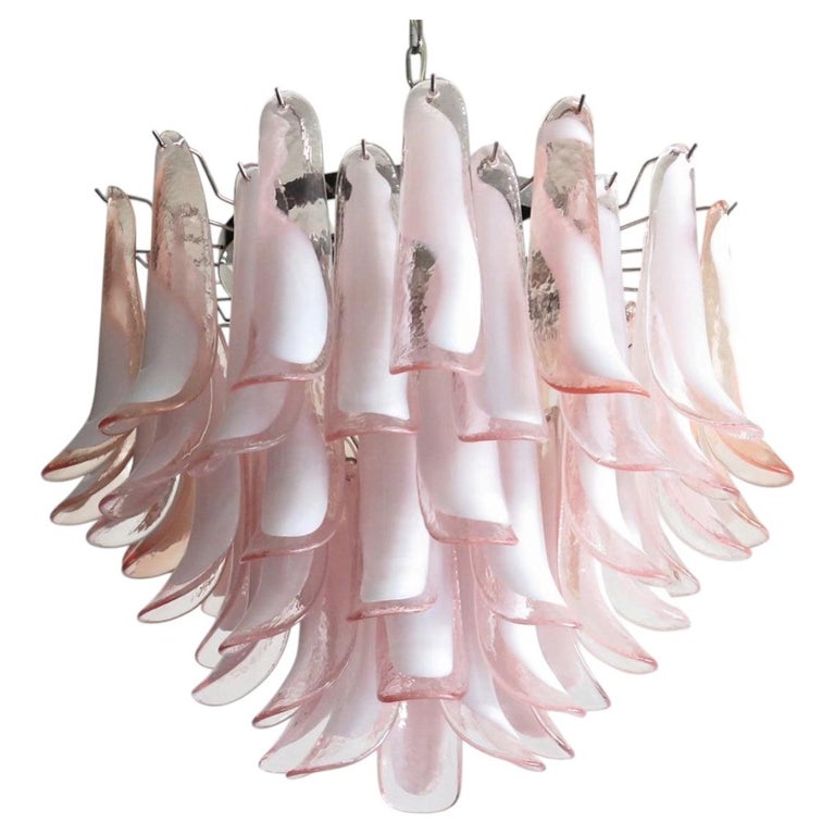 Italian vintage Murano chandelier - Mazzega - 53 pink lattimo glass petals