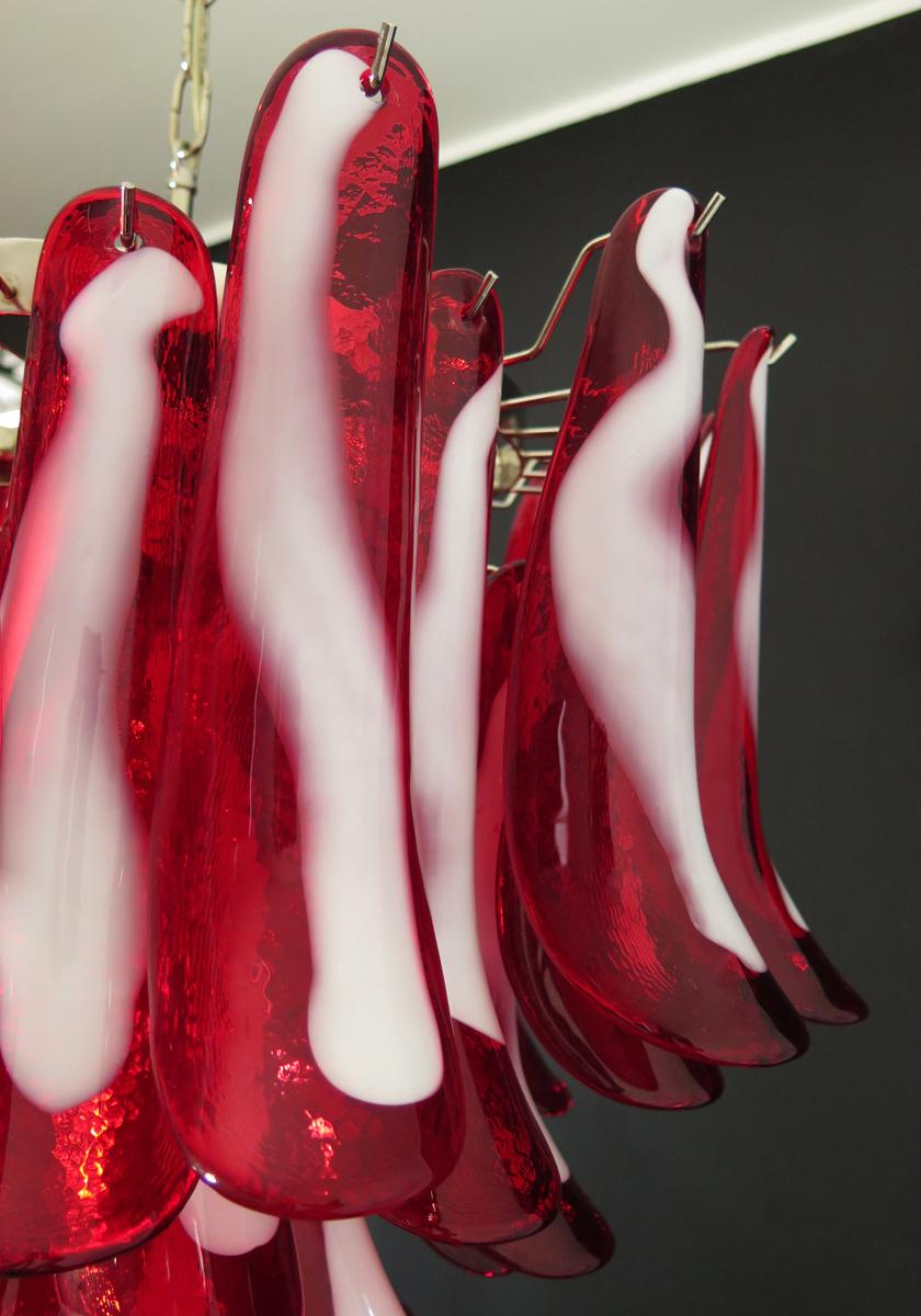 Italian Vintage Murano Chandelier, Mazzega, 53 Red Lattimo Glass Petals For Sale 3