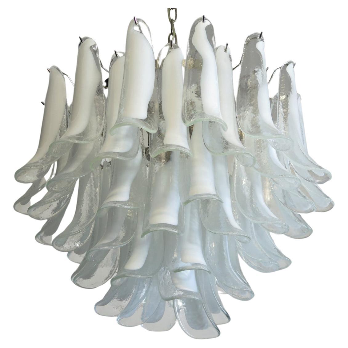 Italian vintage Murano chandelier - Mazzega - 53 tasparent lattimo glass petals For Sale