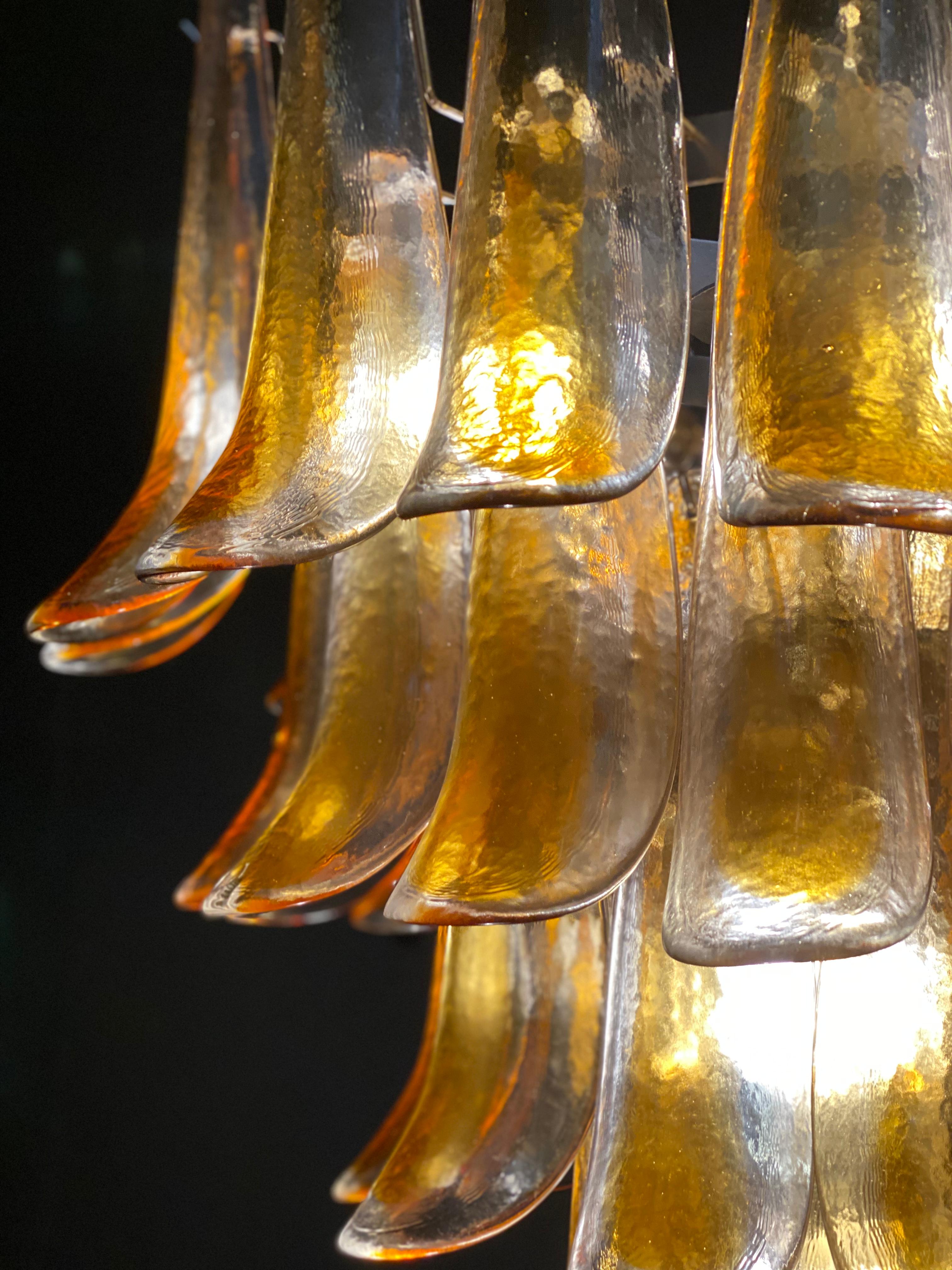 Métal Lustre italien vintage de Murano avec pétales de verre ambré, années 1970 en vente