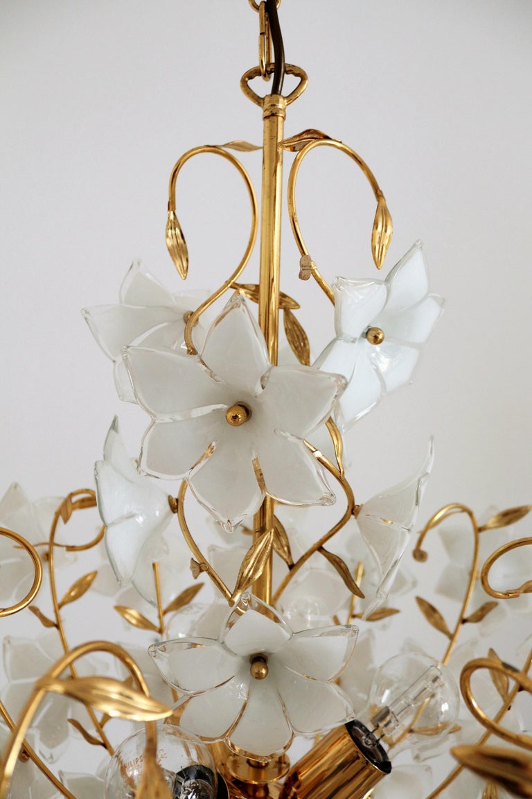 Italian Vintage Murano Glass and Brass Chandelier with White Glass Flowers, 1970 For Sale 6