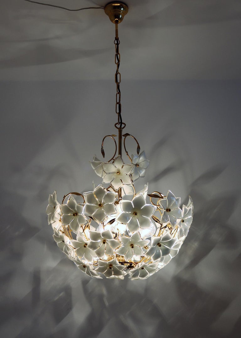 Italian Vintage Murano Glass and Brass Chandelier with White Glass Flowers, 1970 For Sale 8