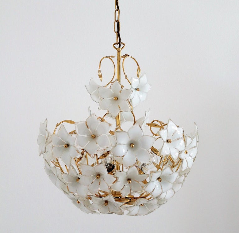 Italian Vintage Murano Glass and Brass Chandelier with White Glass Flowers, 1970 For Sale 10