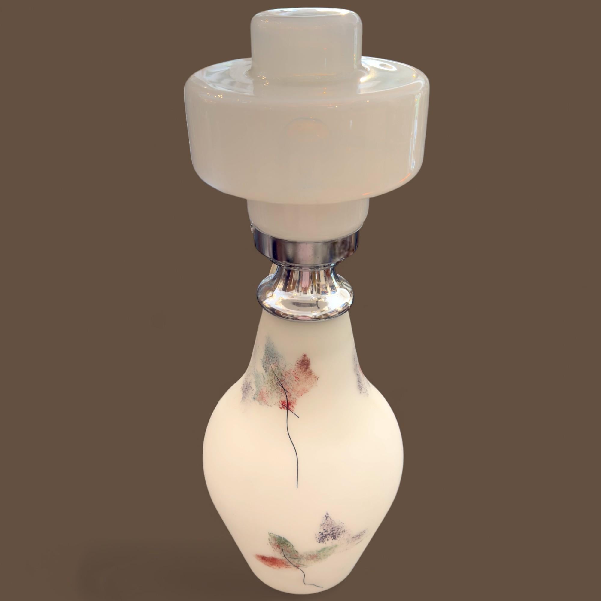 Peint à la main Vintage Italian Murano glass & chrome lamp, peint à la main, circa 1970 en vente
