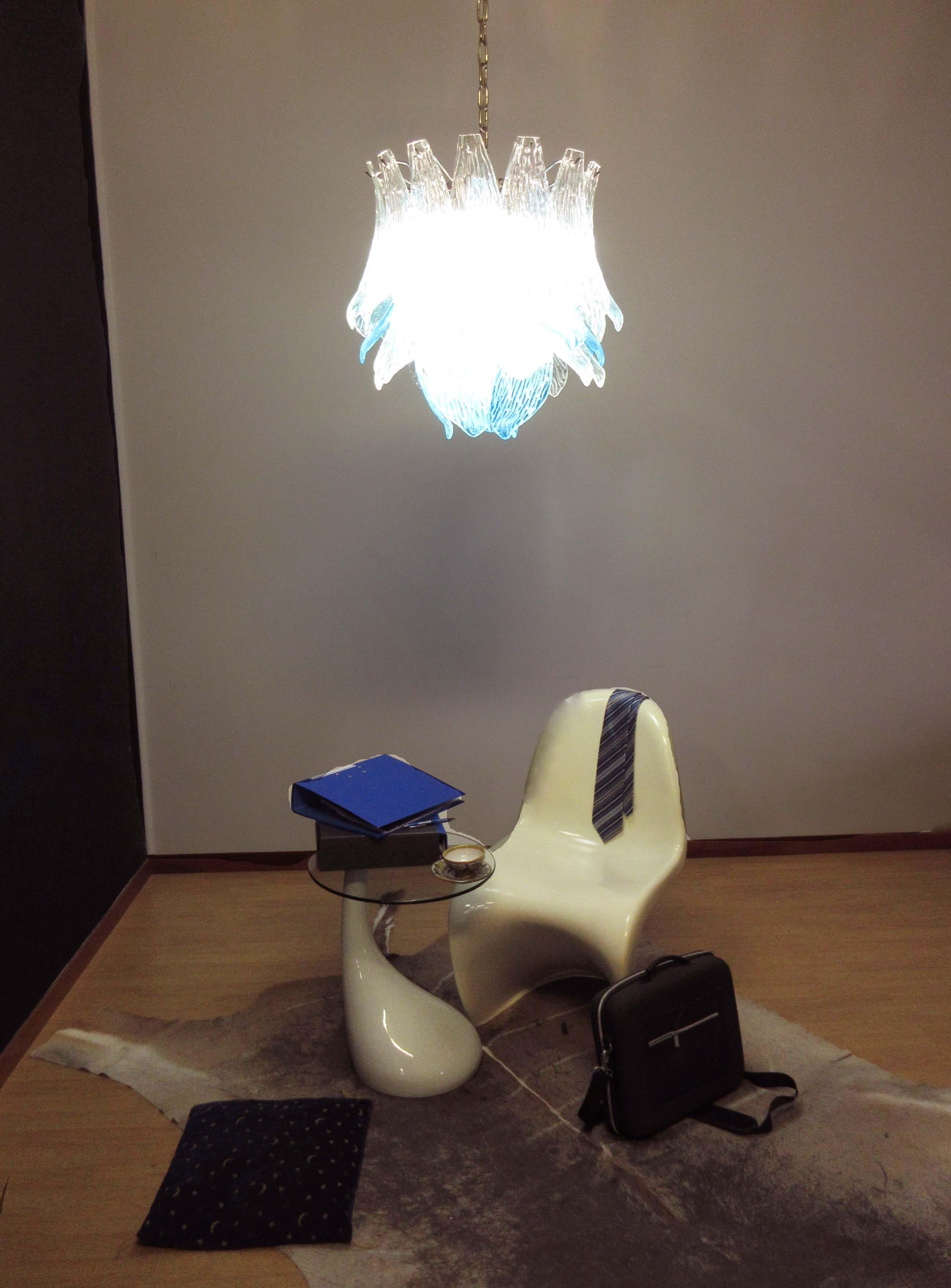 Araña italiana vintage de cristal de Murano - 38 vidrios - azul y trasparente en venta 2