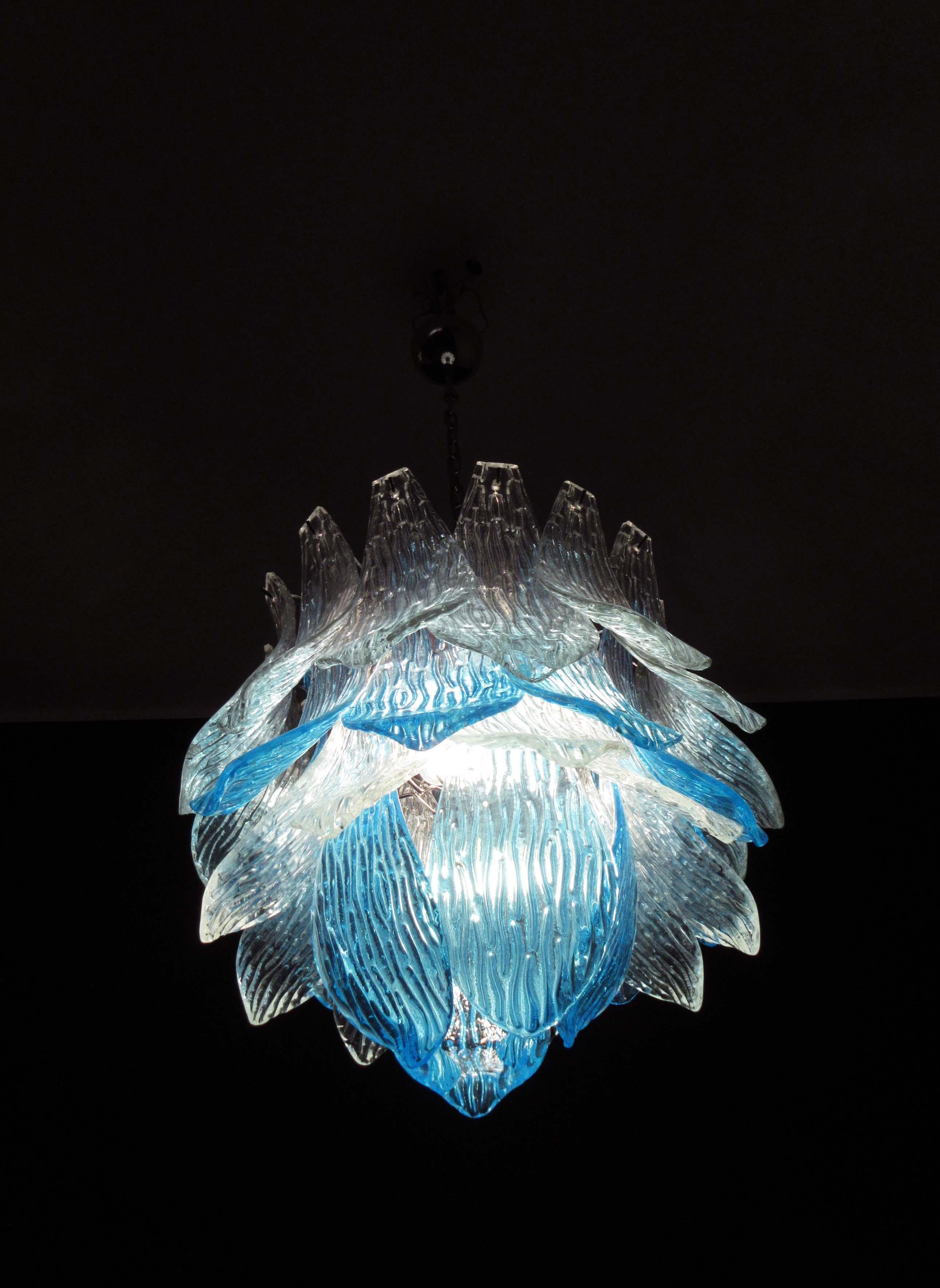 Italienischer Vintage Murano Glas Kronleuchter - 38 Gläser - blau und trasparent im Angebot 5