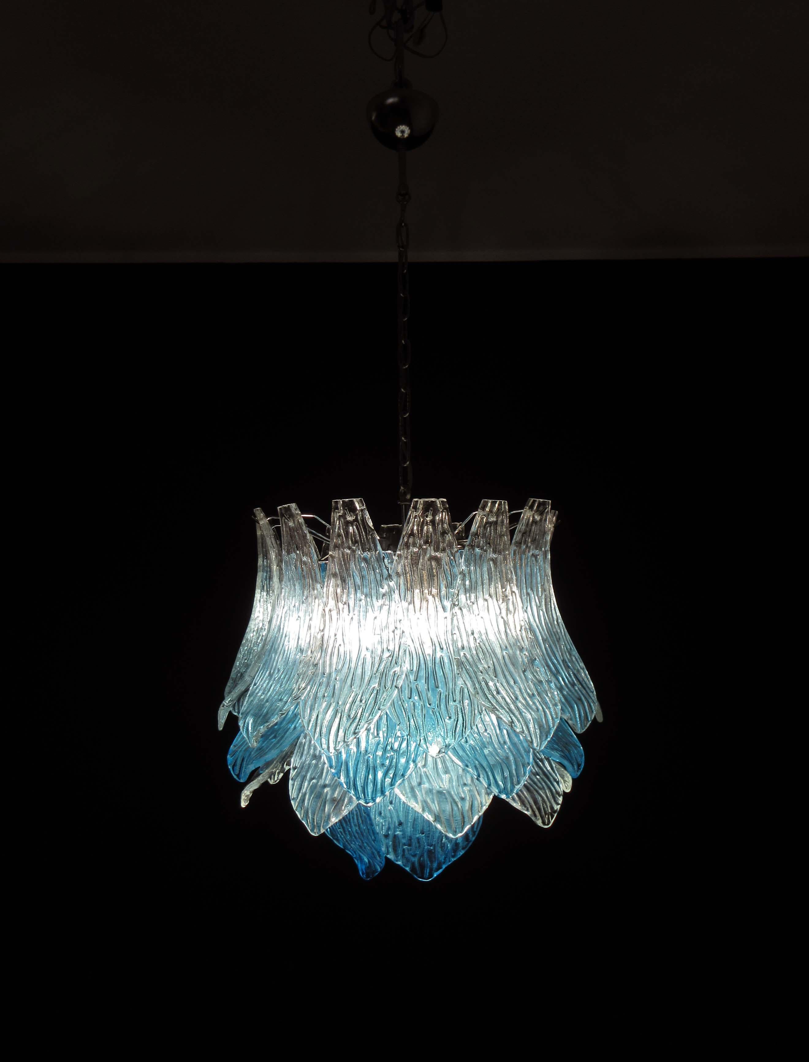 Araña italiana vintage de cristal de Murano - 38 vidrios - azul y trasparente en venta 8