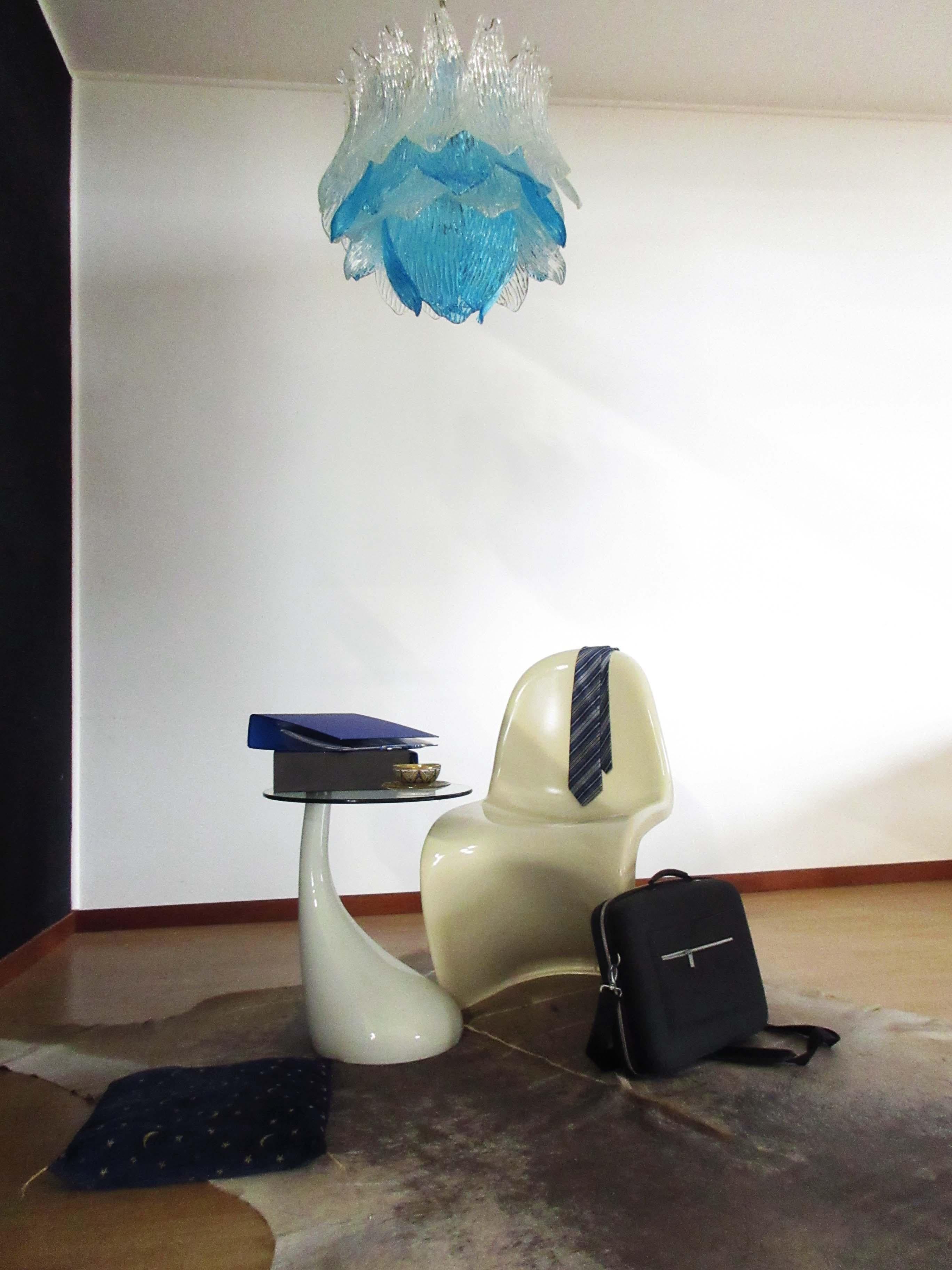 Araña italiana vintage de cristal de Murano - 38 vidrios - azul y trasparente siglo XX en venta