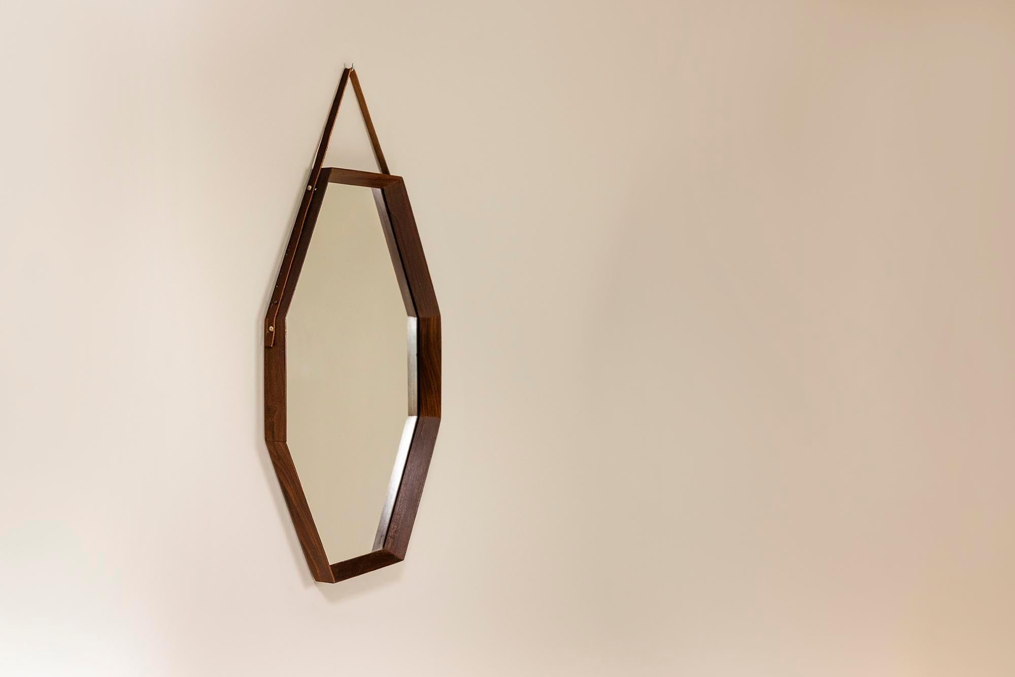 Mid-Century Modern Miroir octogonal italien en teck, années 1970 en vente