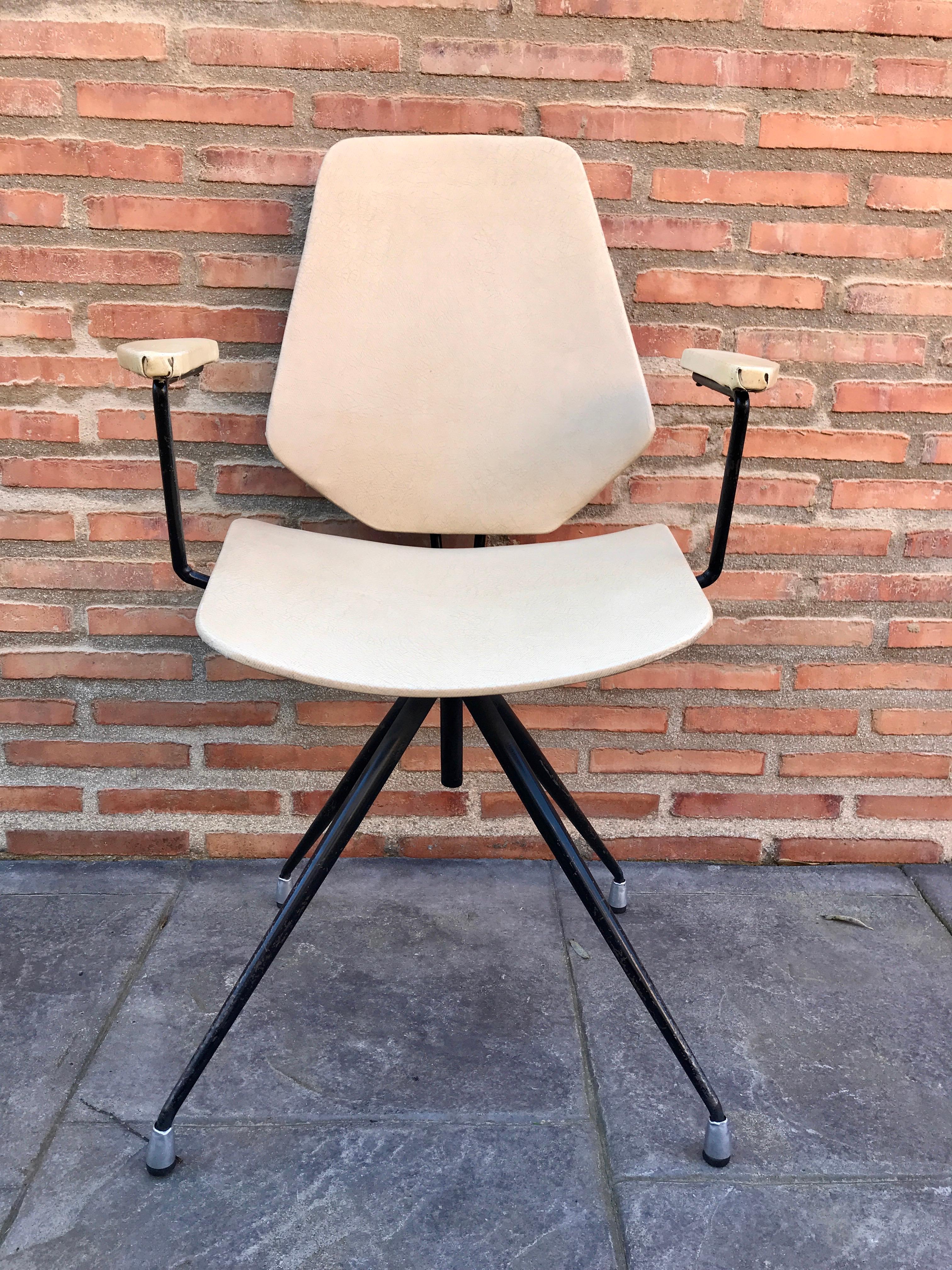 Mid-Century Modern Chaise pivotante italienne vintage de bureau ou de bureau en vente