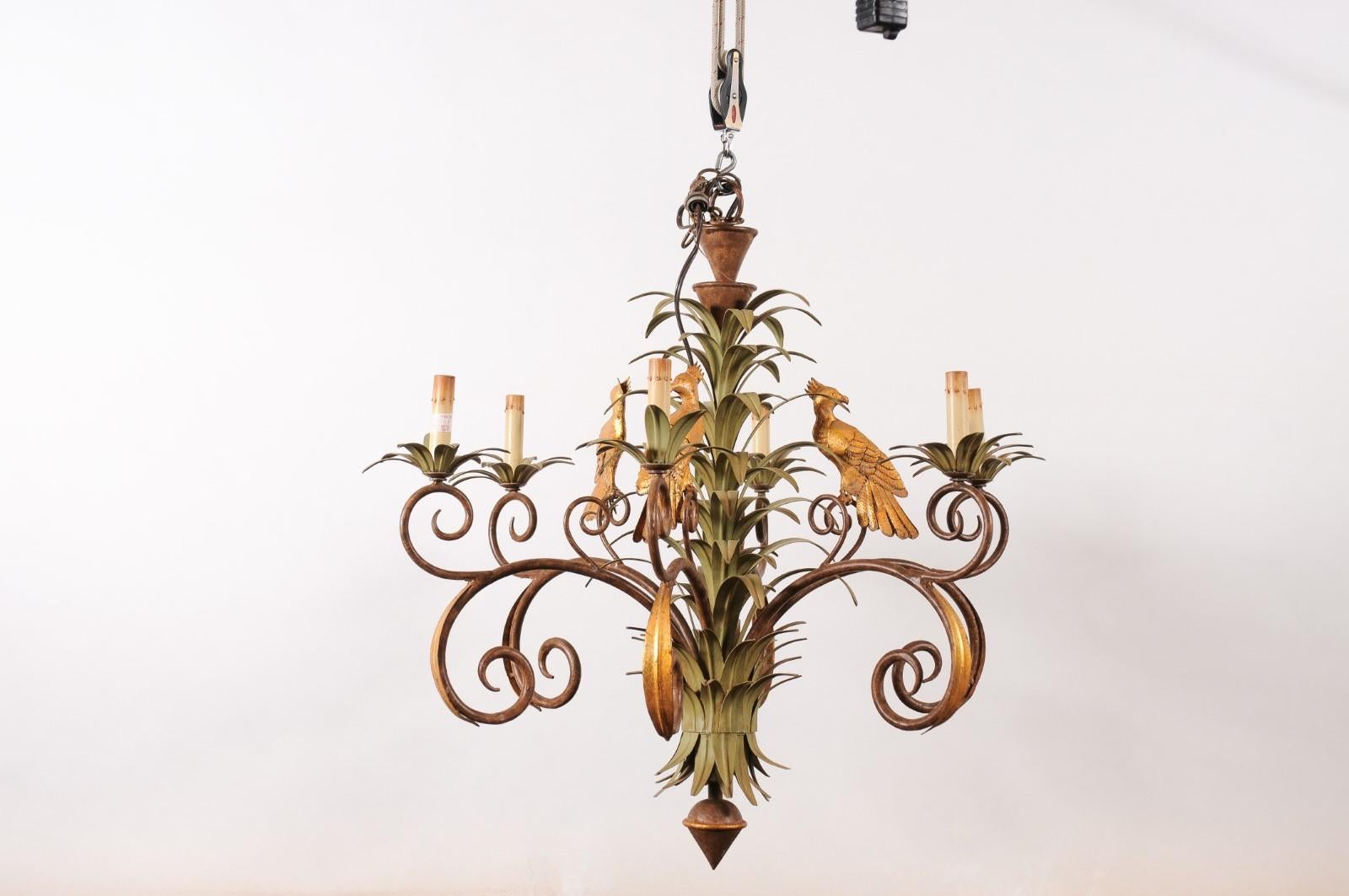 Italienischer Vintage-Kronleuchter aus bemaltem Zinn mit Palmenblättern und tropischen Vögeln, Vintage im Angebot 5