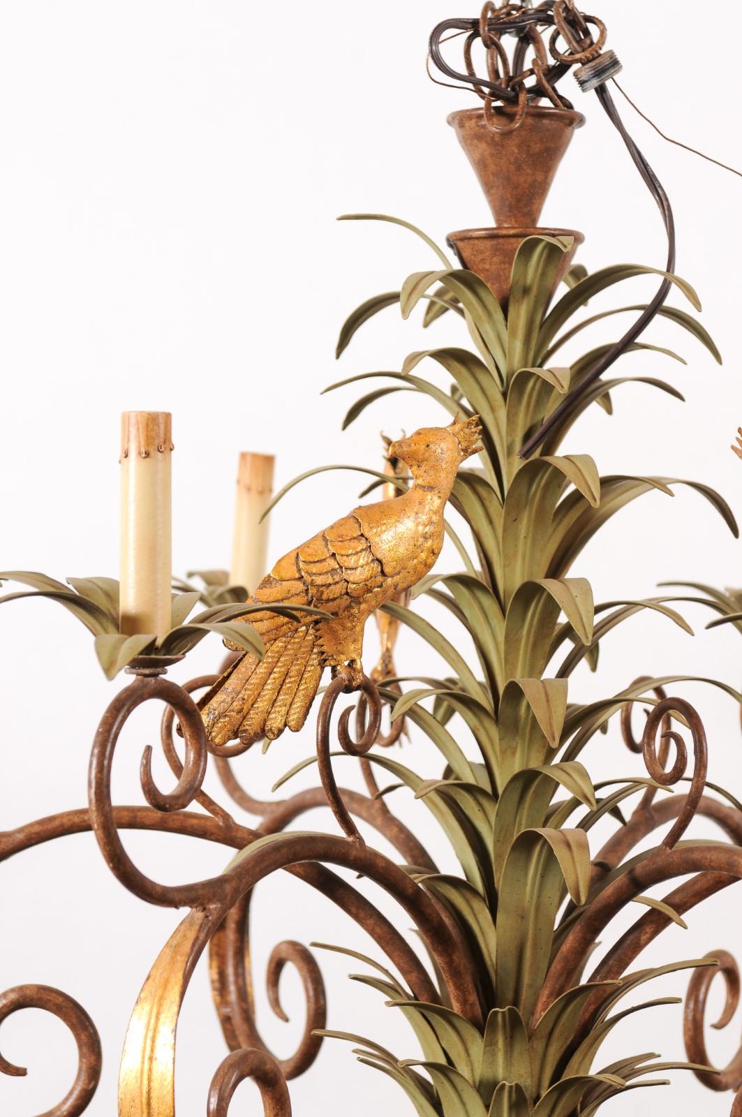 Italienischer Vintage-Kronleuchter aus bemaltem Zinn mit Palmenblättern und tropischen Vögeln, Vintage im Angebot 6