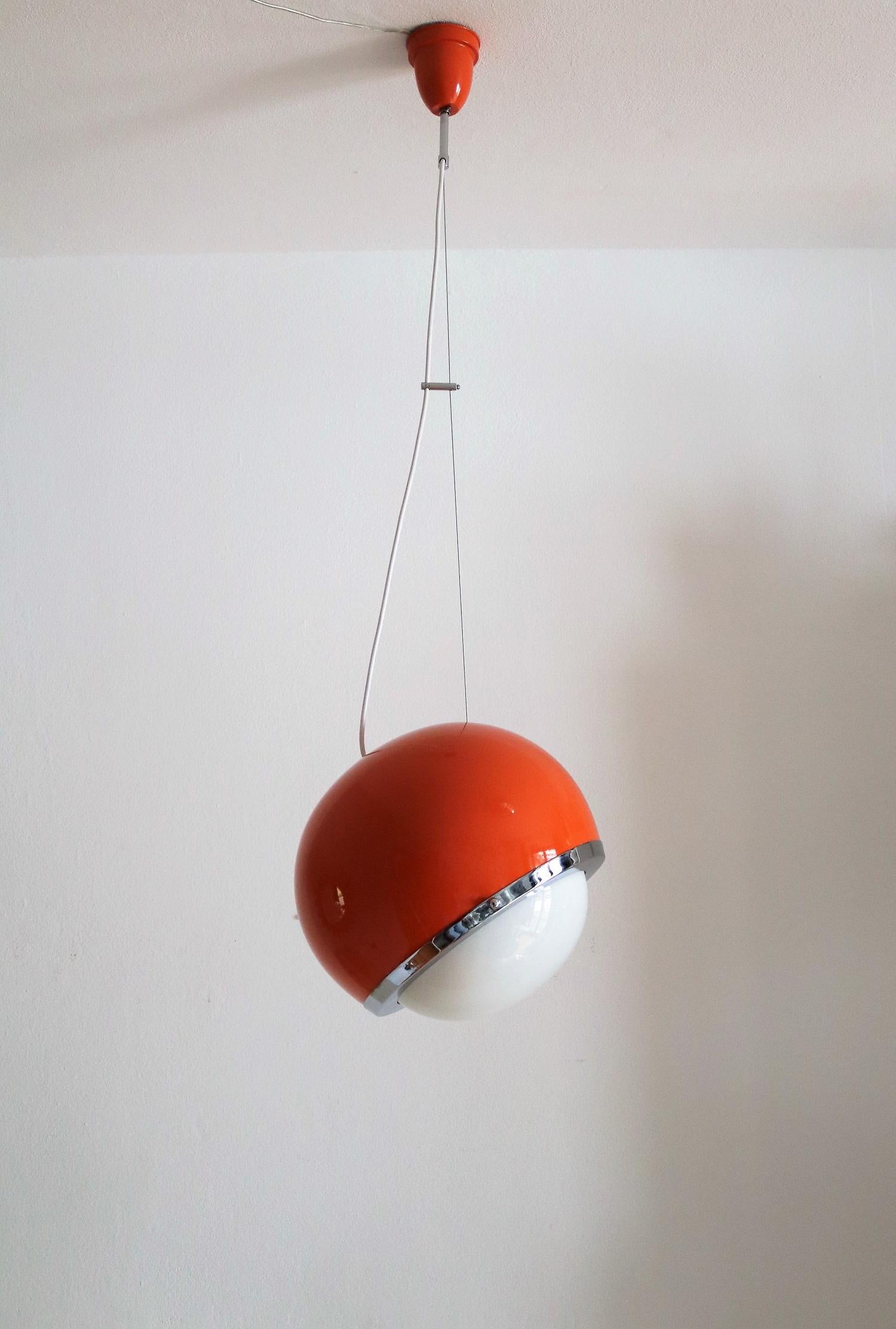 Italian Midcentury Pendant Lamp from the Space Age in Glass and Aluminium, 1960s For Sale 5