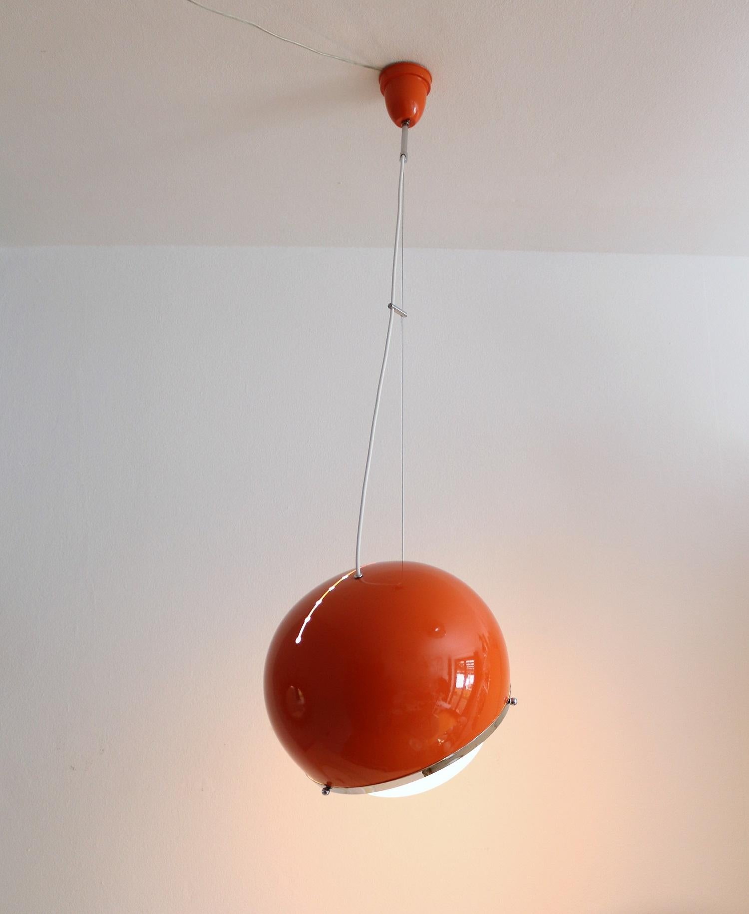 Aluminum Italian Midcentury Pendant Lamp from the Space Age in Glass and Aluminium, 1960s For Sale