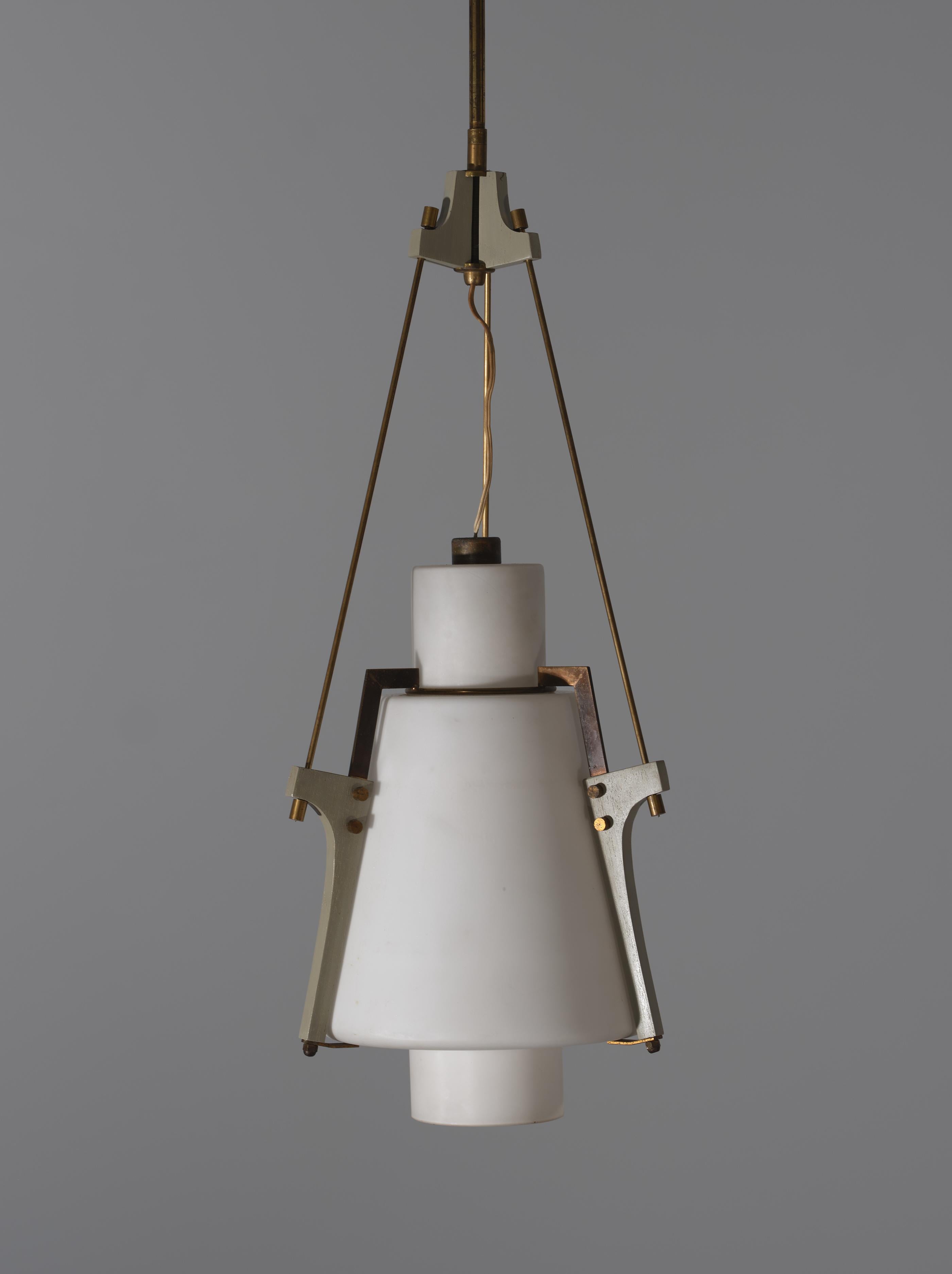 Italian Vintage Pendant Lamp, Opaline Glass and Brass, 1950s In Good Condition In Rome, IT