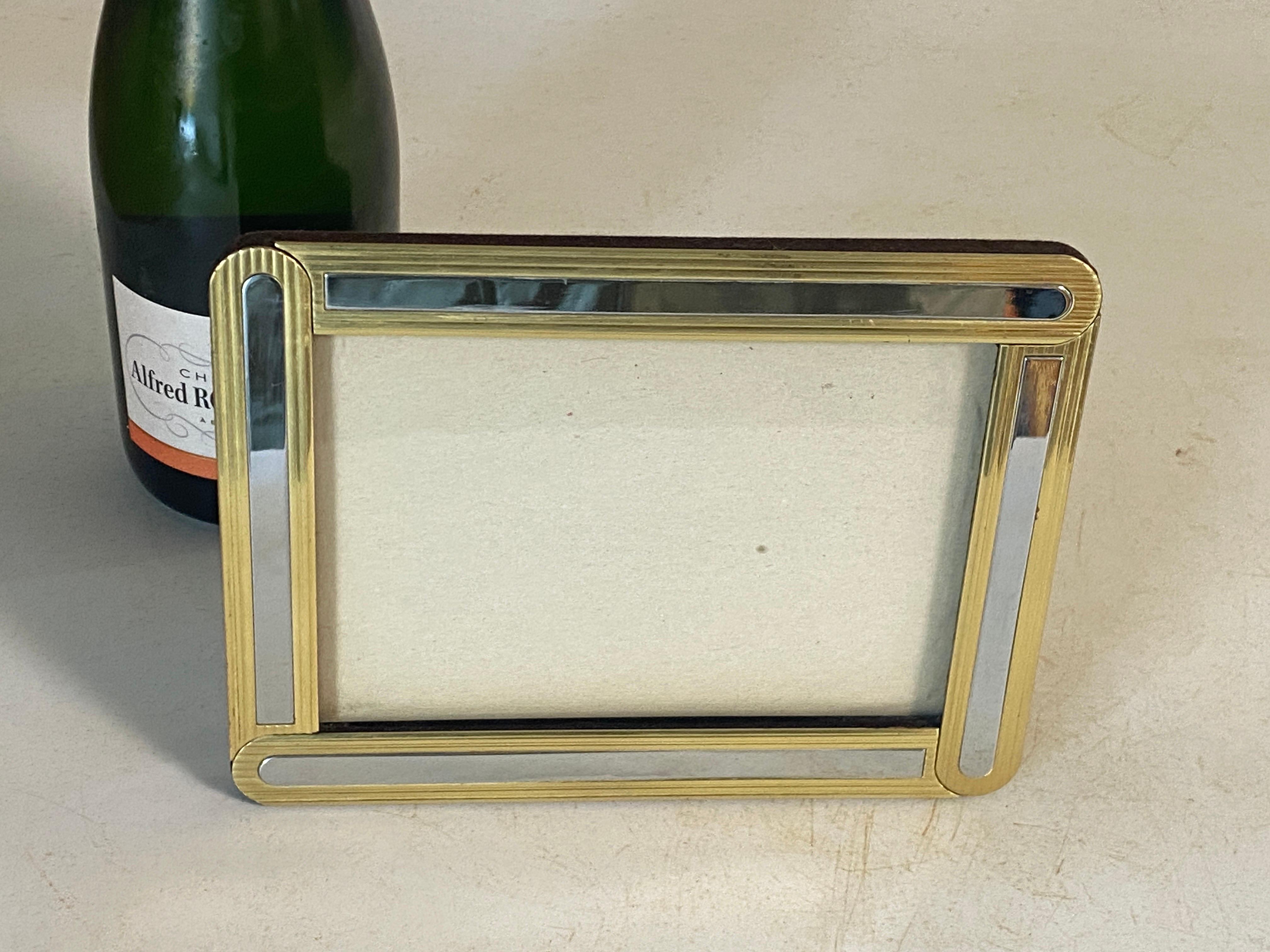 Vintage Italian picture frame, 1970s. this has been made in Italy. In Chrome and brass.