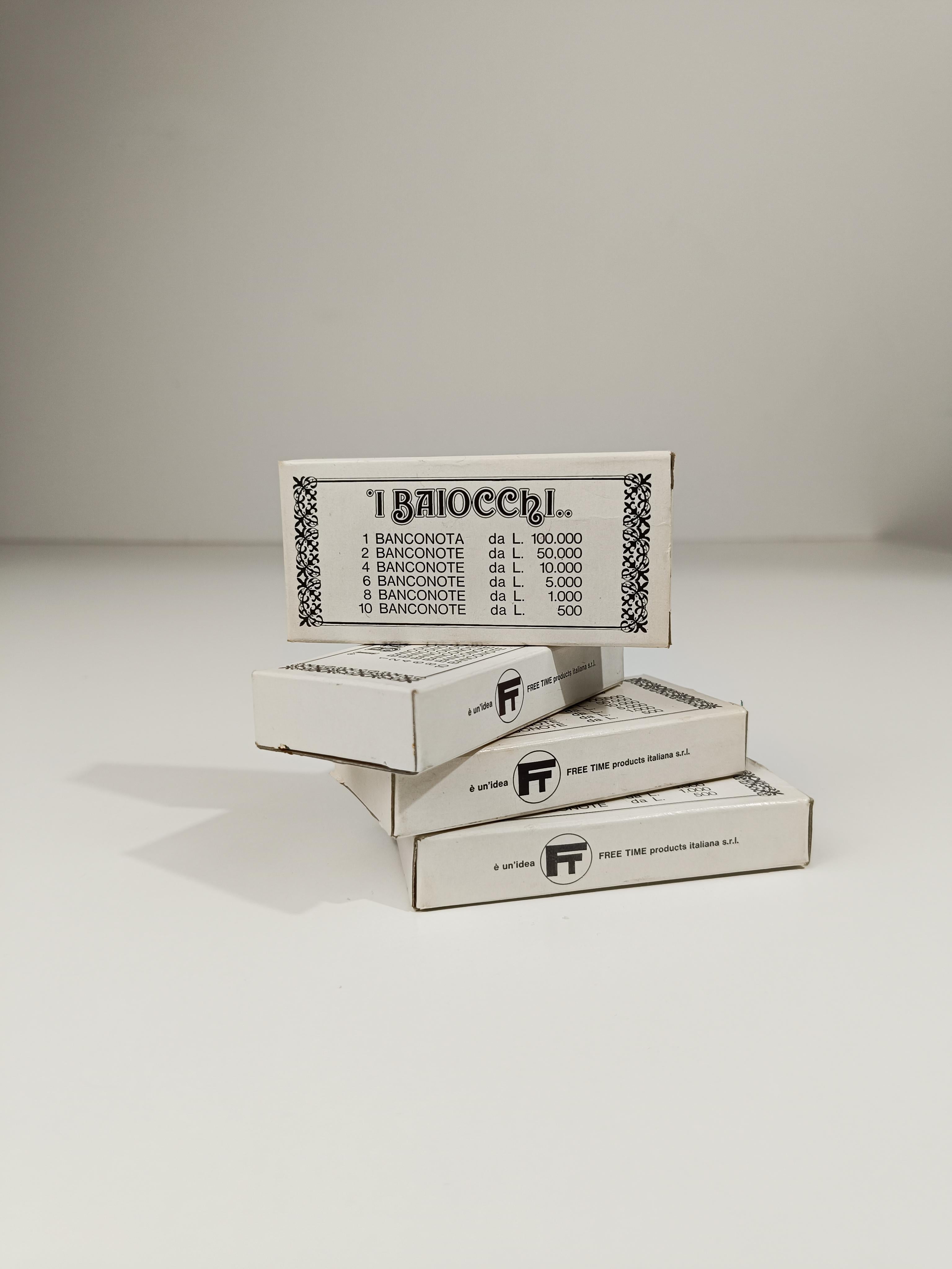 Caja de Juego Vintage Italiana con Fichas, Naipes y Dados de Póquer Años 70 5
