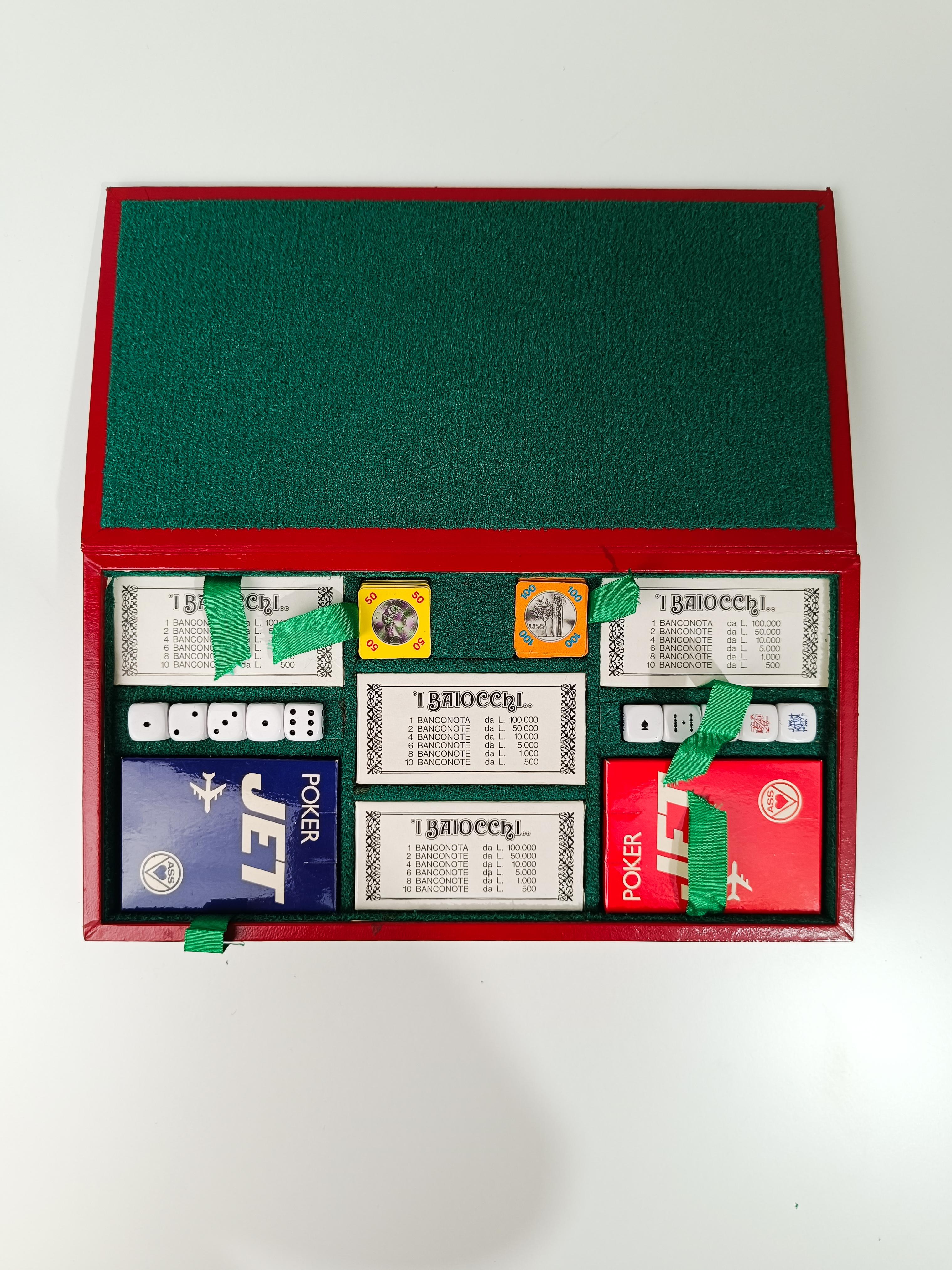 Caja de Juego Vintage Italiana con Fichas, Naipes y Dados de Póquer Años 70 10