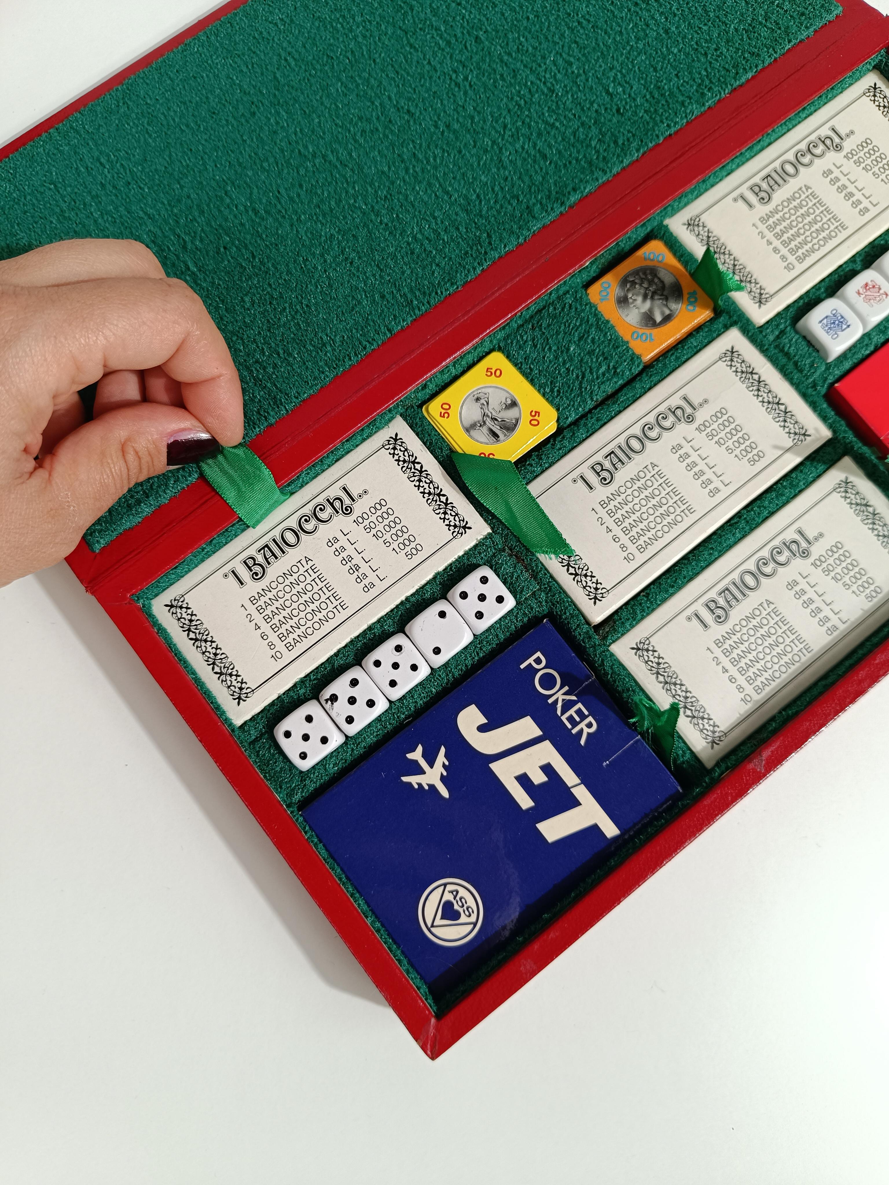 Caja de Juego Vintage Italiana con Fichas, Naipes y Dados de Póquer Años 70 en Bueno Estado en Roma, IT