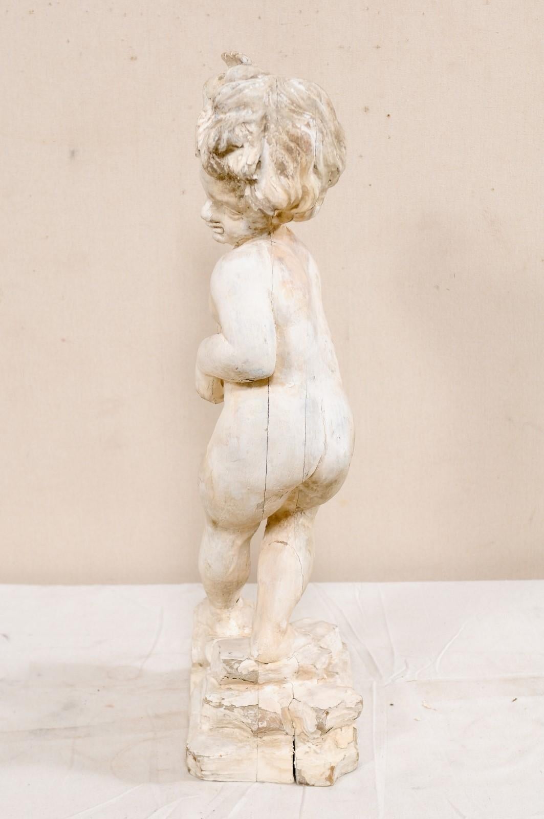Italien Vintage Putto Statue de bois sculpté à la main:: stands en vente 3