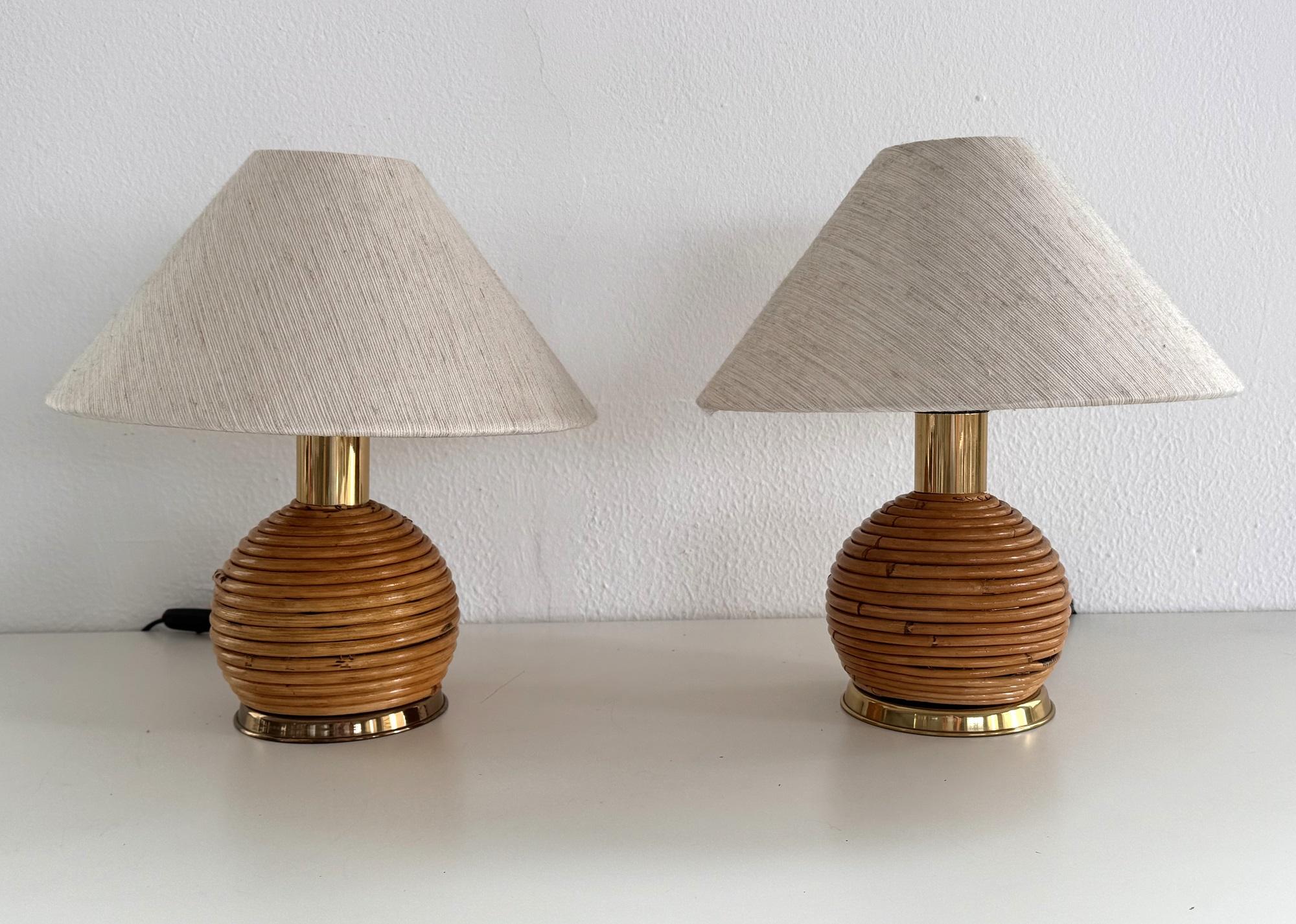 Lampes de table boho en rotin vintage italien avec détails en laiton, 1970, ensemble de 2 en vente 7