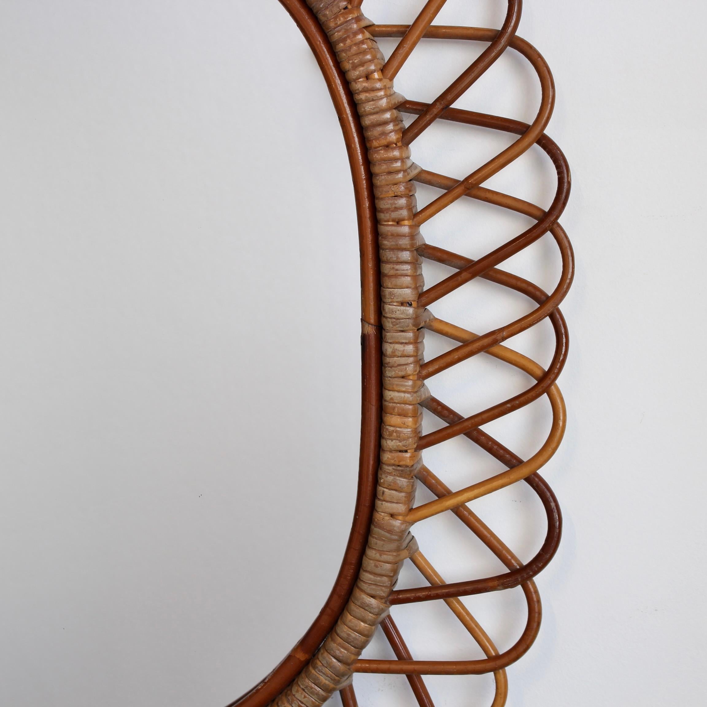 Italienischer Vintage Rattan Wandspiegel (ca. 1960er Jahre) im Angebot 1