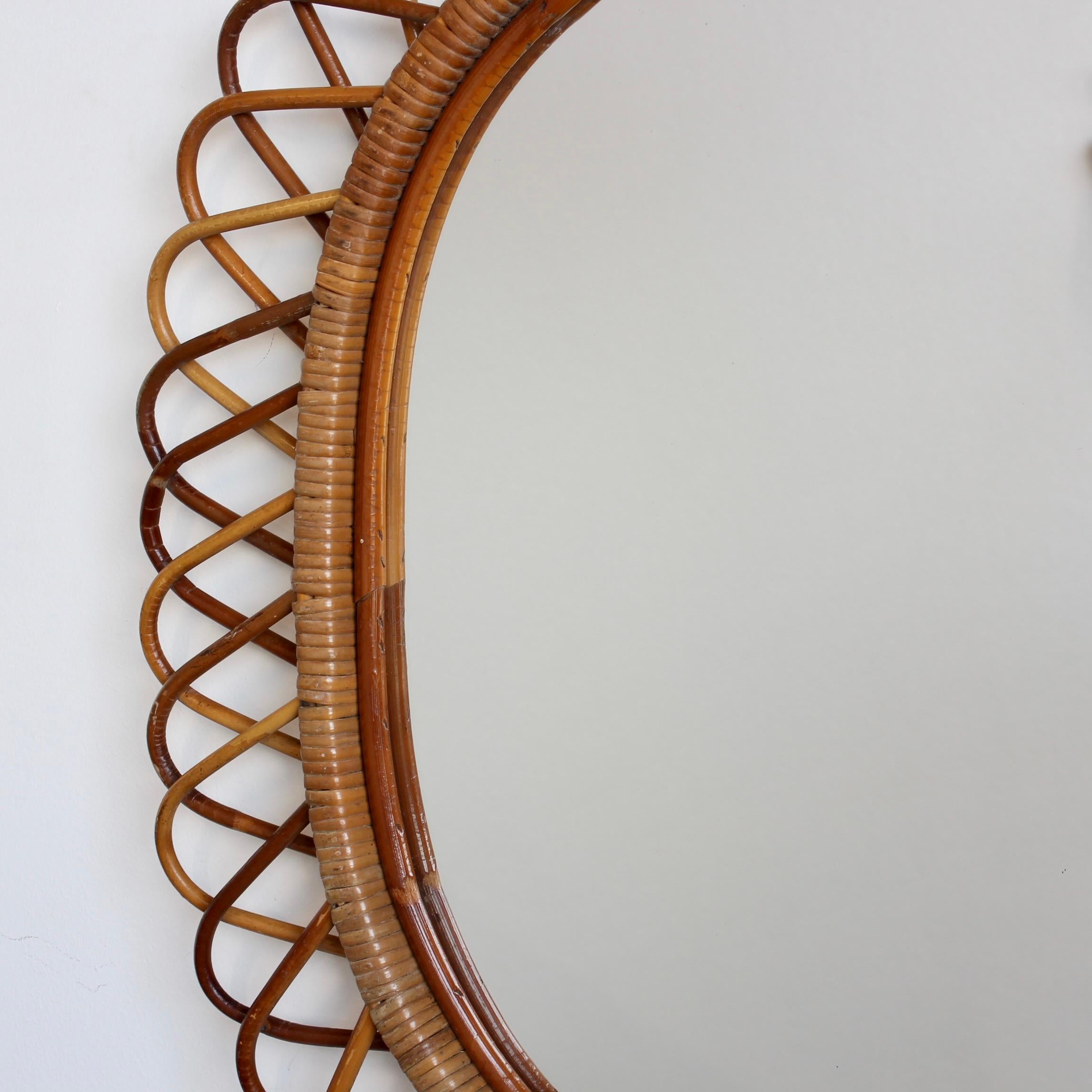Italienischer Vintage Rattan Wandspiegel (ca. 1960er Jahre) im Angebot 3