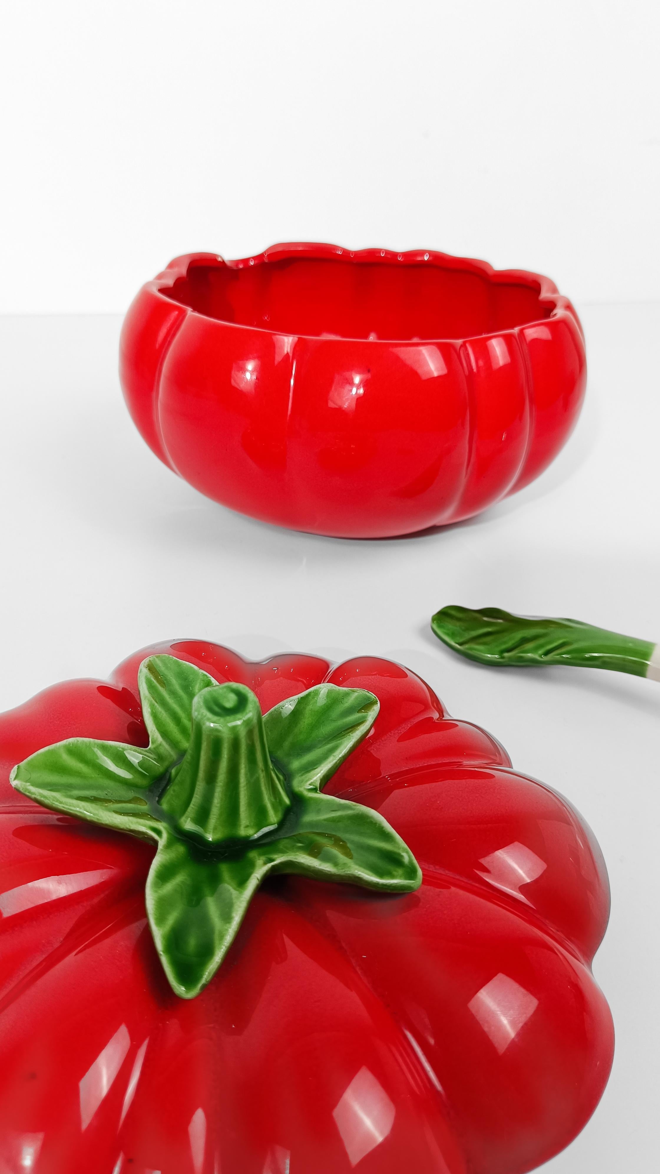 Italian Vintage Red Tomato Tureen in Majolica Ceramic, 70s For Sale 6