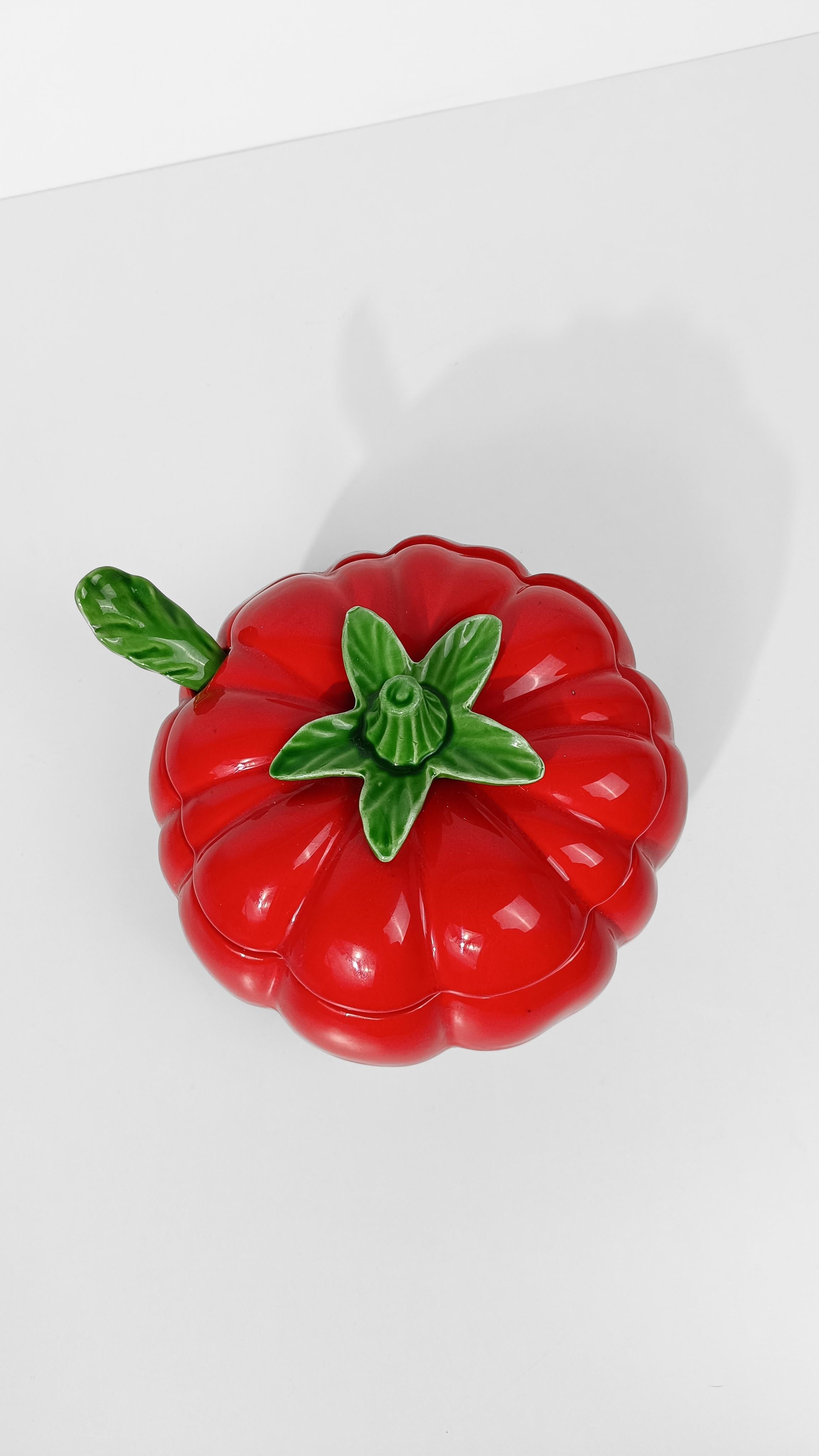 Italian Vintage Red Tomato Tureen in Majolica Ceramic, 70s For Sale 1