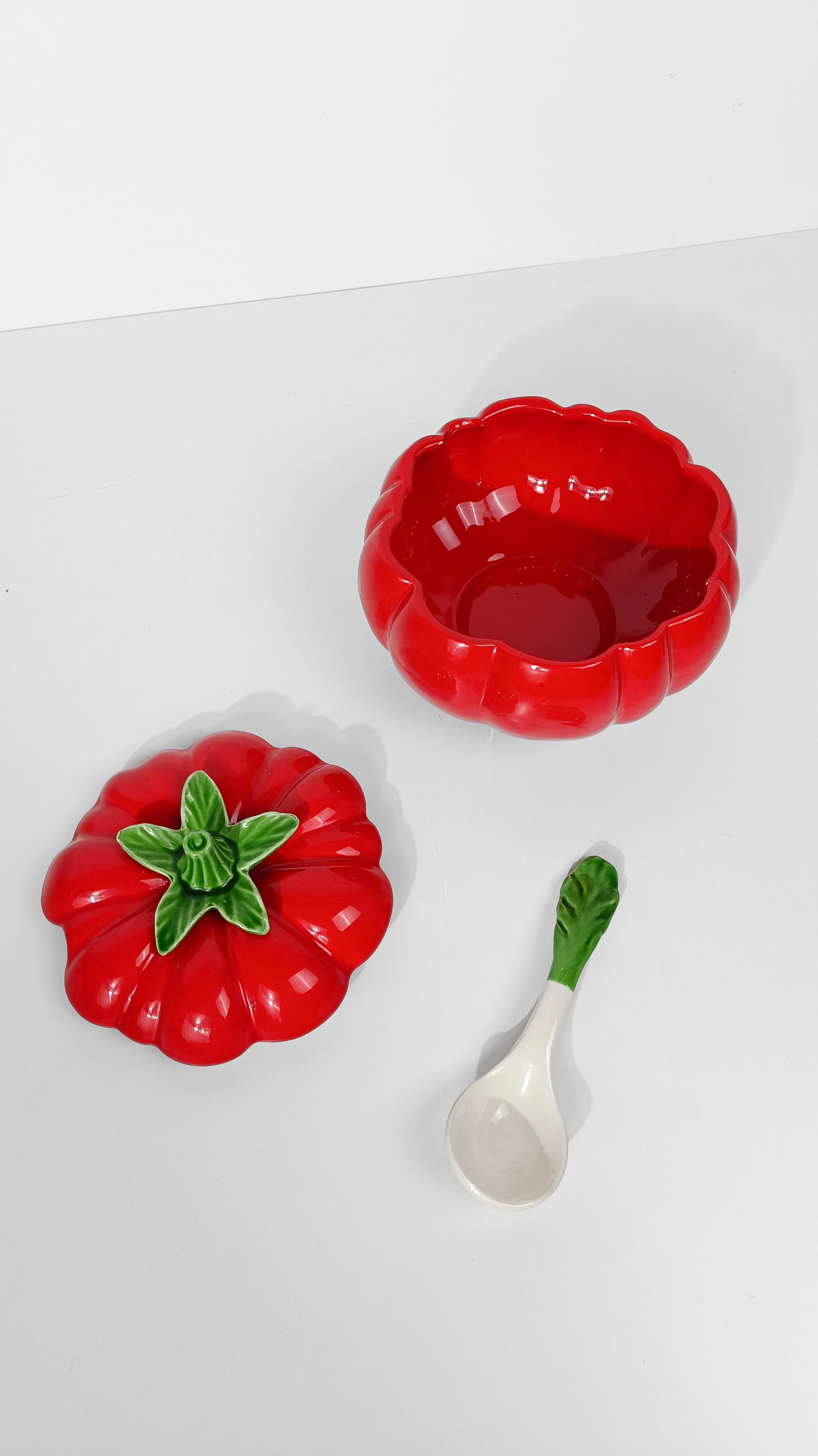 Italian Vintage Red Tomato Tureen in Majolica Ceramic, 70s For Sale 3