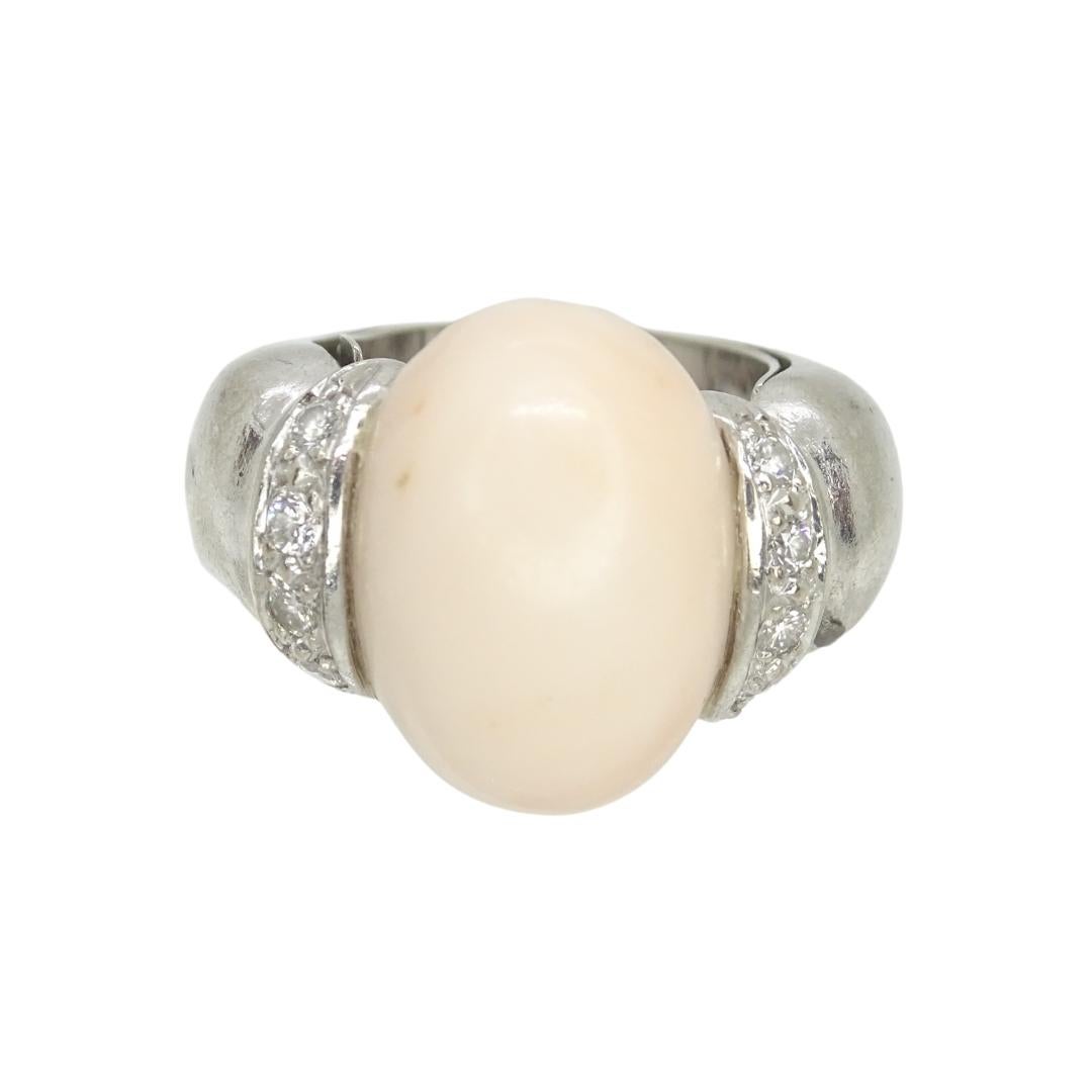 Italian Vintage Ring 18k white gold, angel skin coral cabochon and diamonds For Sale 14