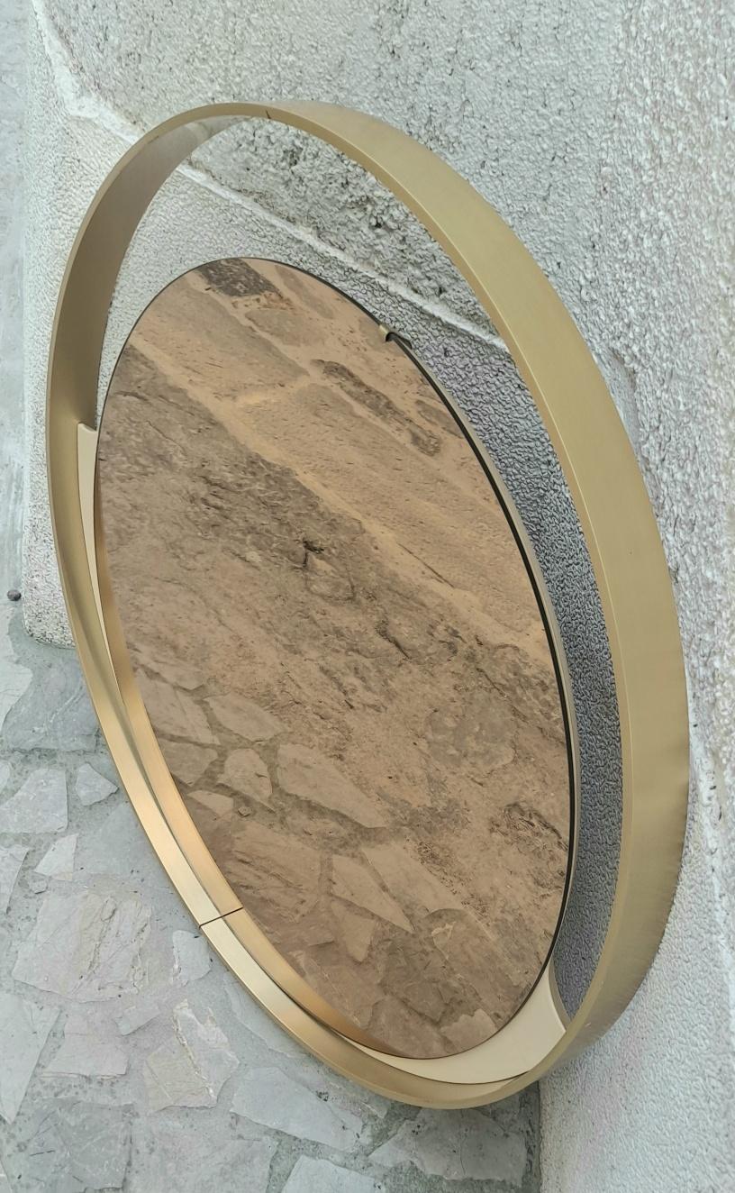Italian Vintage Round Mirror  In Good Condition For Sale In Los Angeles, CA