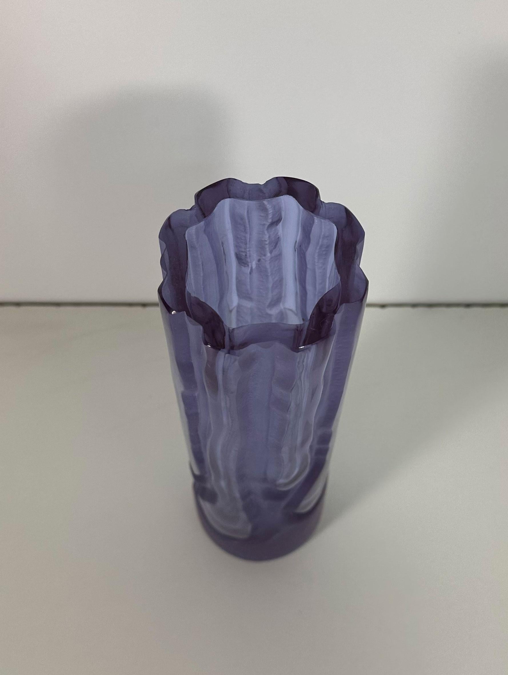 Italian Vintage Satinato Violet Murano Glass Vase, 1970s In Good Condition For Sale In Meda, MB