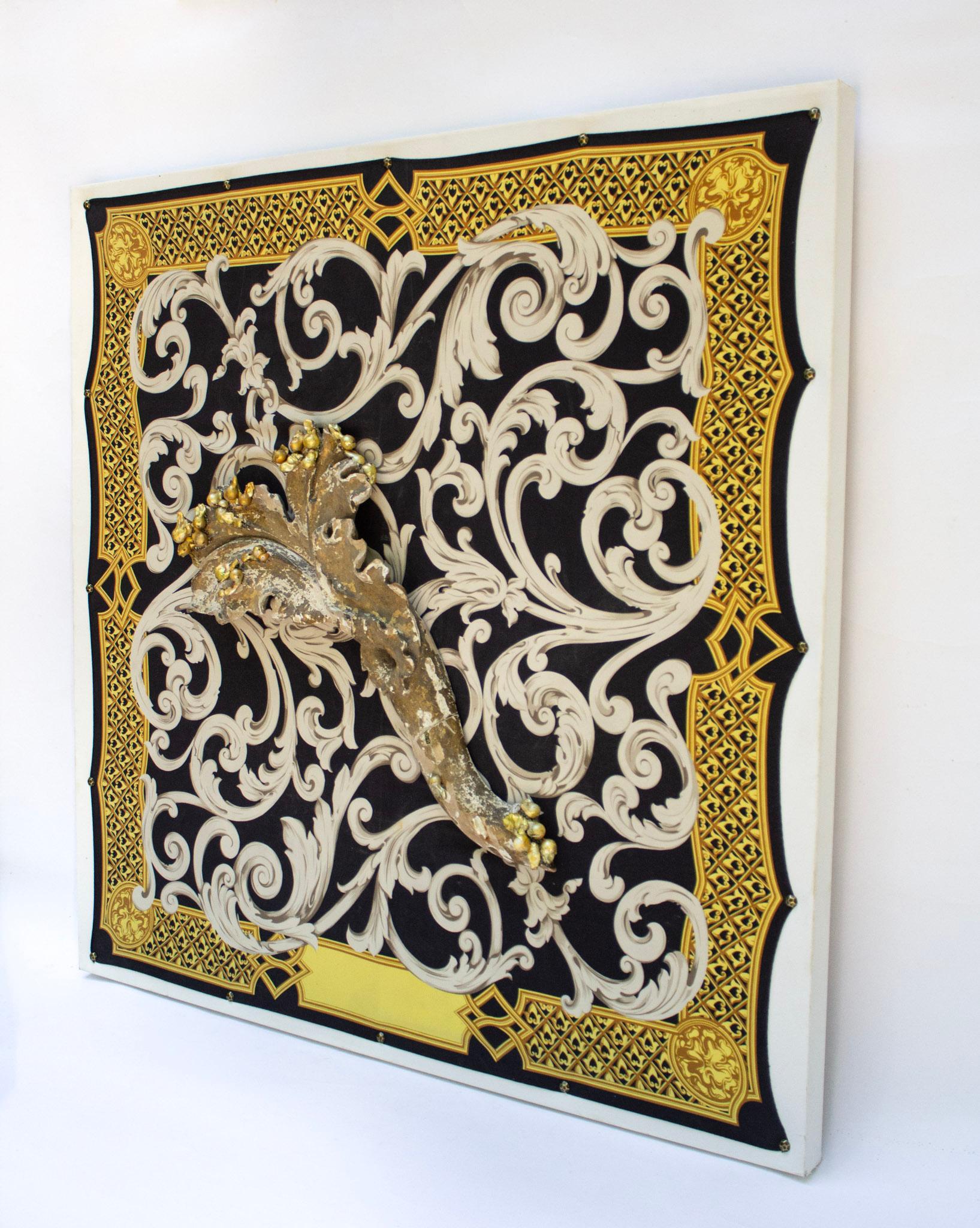 Italienischer Vintage-Schal mit Fragment aus dem 18. Jahrhundert und Barockperlen auf Leinwand im Zustand „Gut“ im Angebot in Dublin, Dalkey