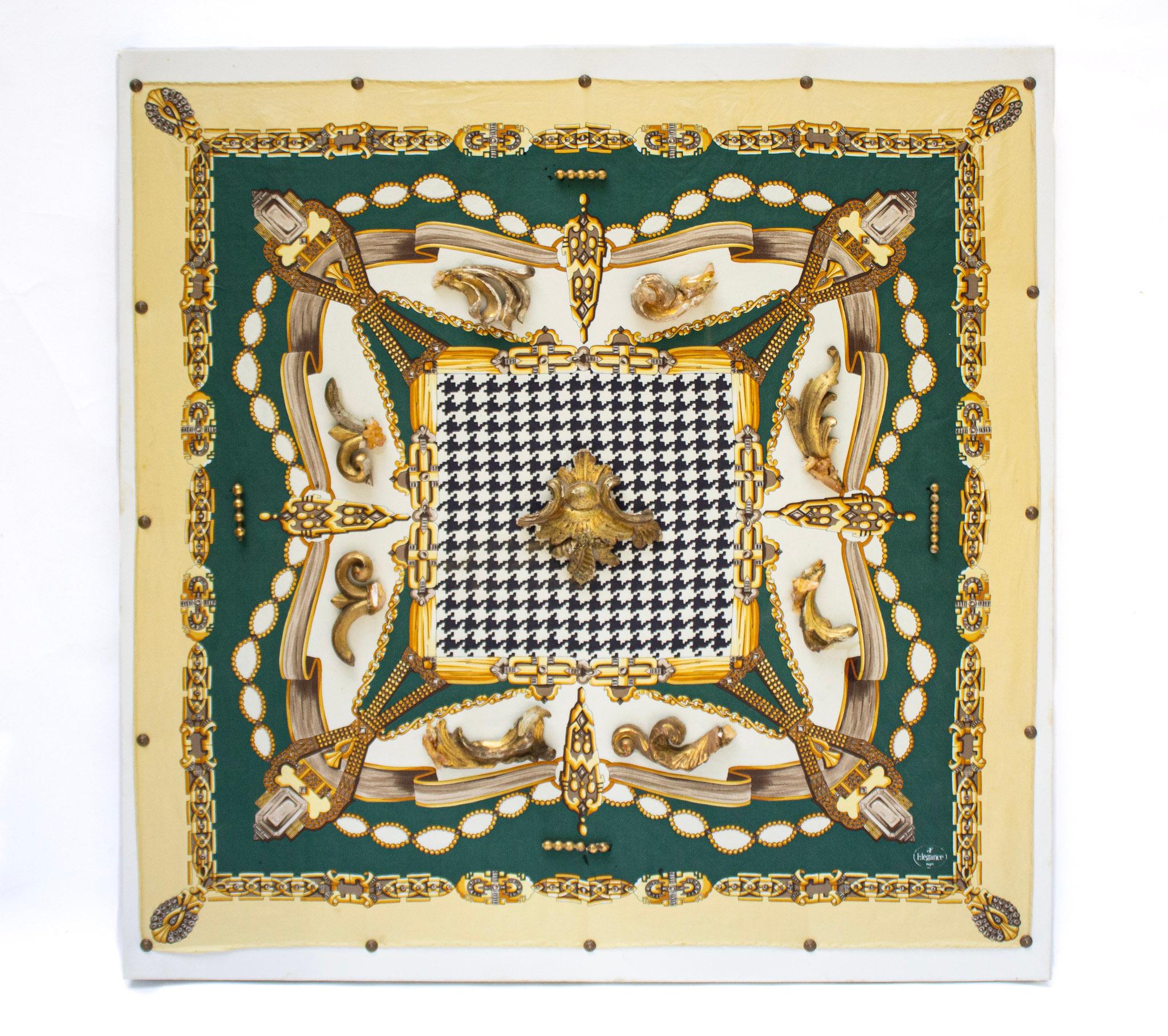 Italienischer Vintage-Seidenschal mit vergoldeten Holzfragmenten aus dem 18. Jahrhundert und Aurora-Quarz-Kristallen auf Leinwand.

Vintage-Seidenschal mit koordinierten italienischen vergoldeten Holz- und Metallfragmenten aus dem 18. Jahrhundert,