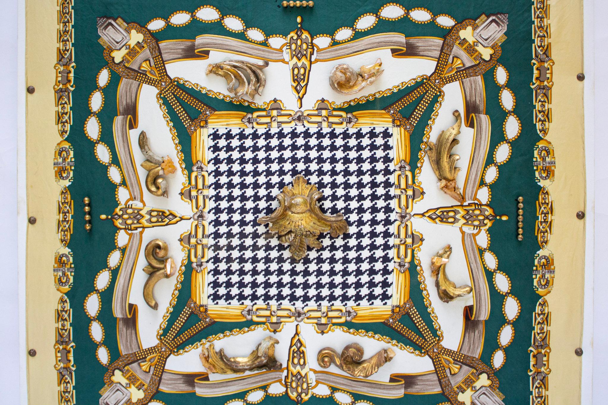Italienischer Vintage-Schal mit Fragmenten aus dem 18. Jahrhundert und Aurora-Quarz auf Leinwand (Rokoko) im Angebot