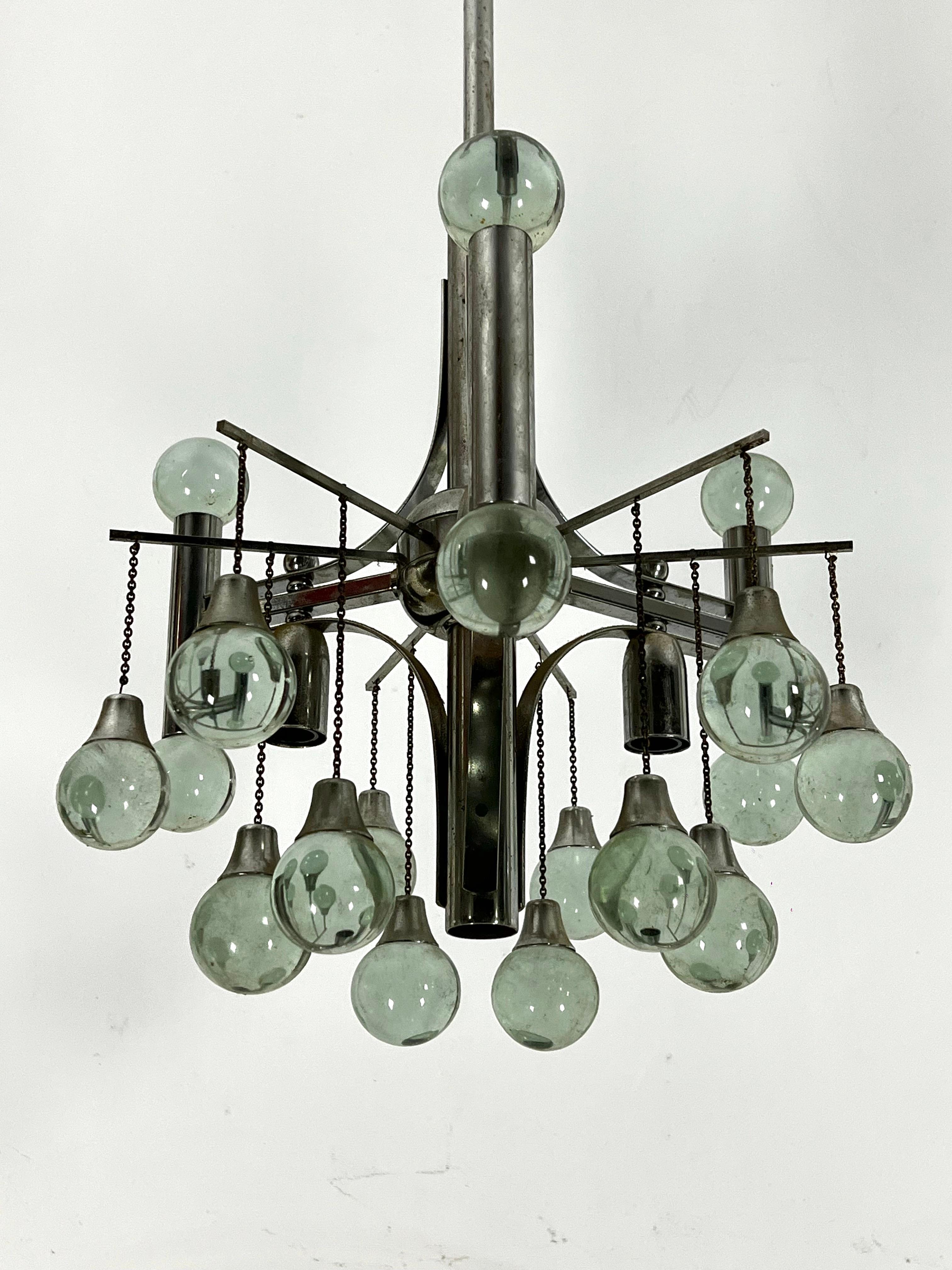 Mid-Century Modern Italian Vintage Sciolari chandelier in chrome and glass from 70s For Sale