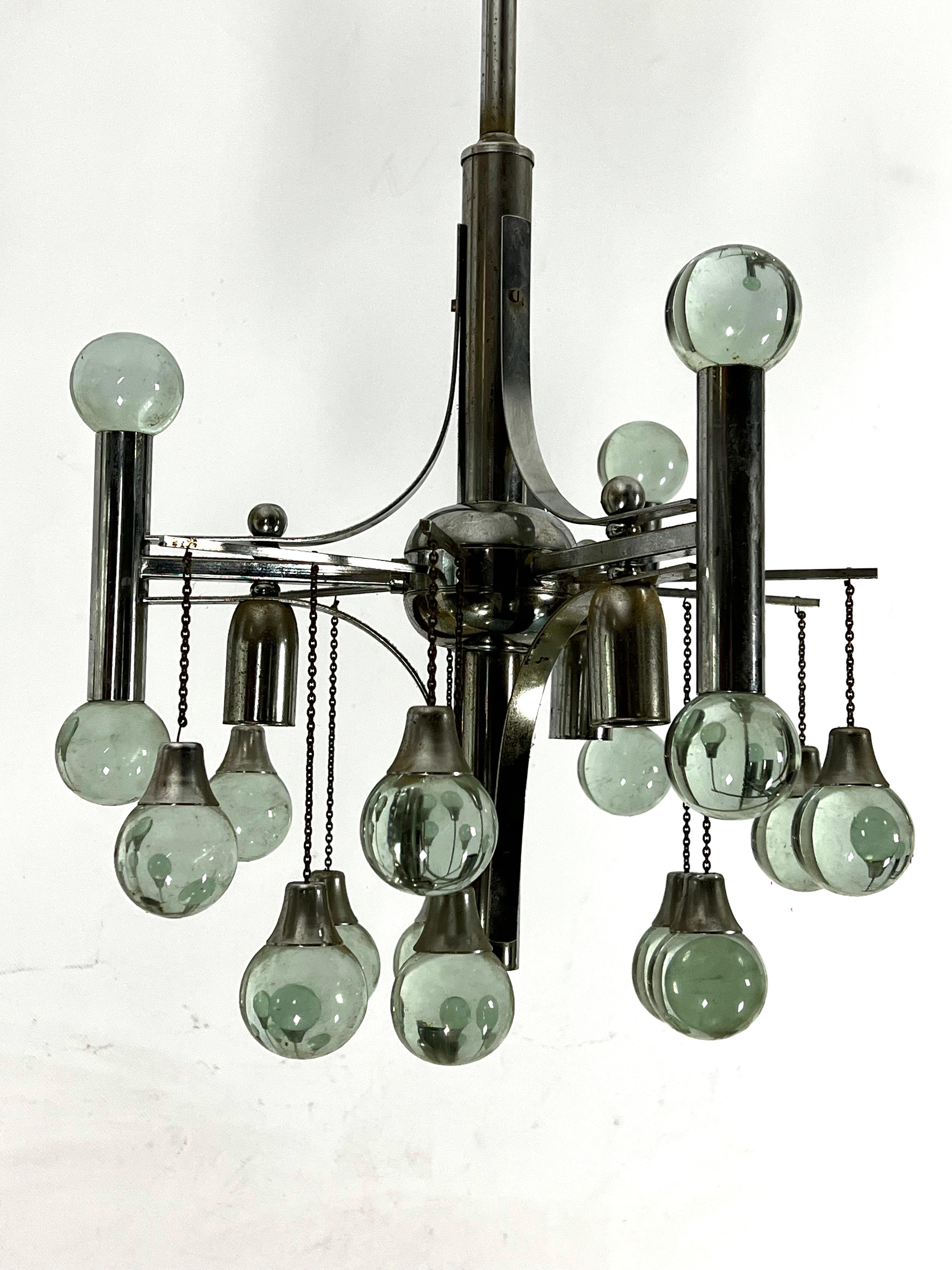 Italian Vintage Sciolari chandelier in chrome and glass from 70s In Good Condition For Sale In Catania, CT