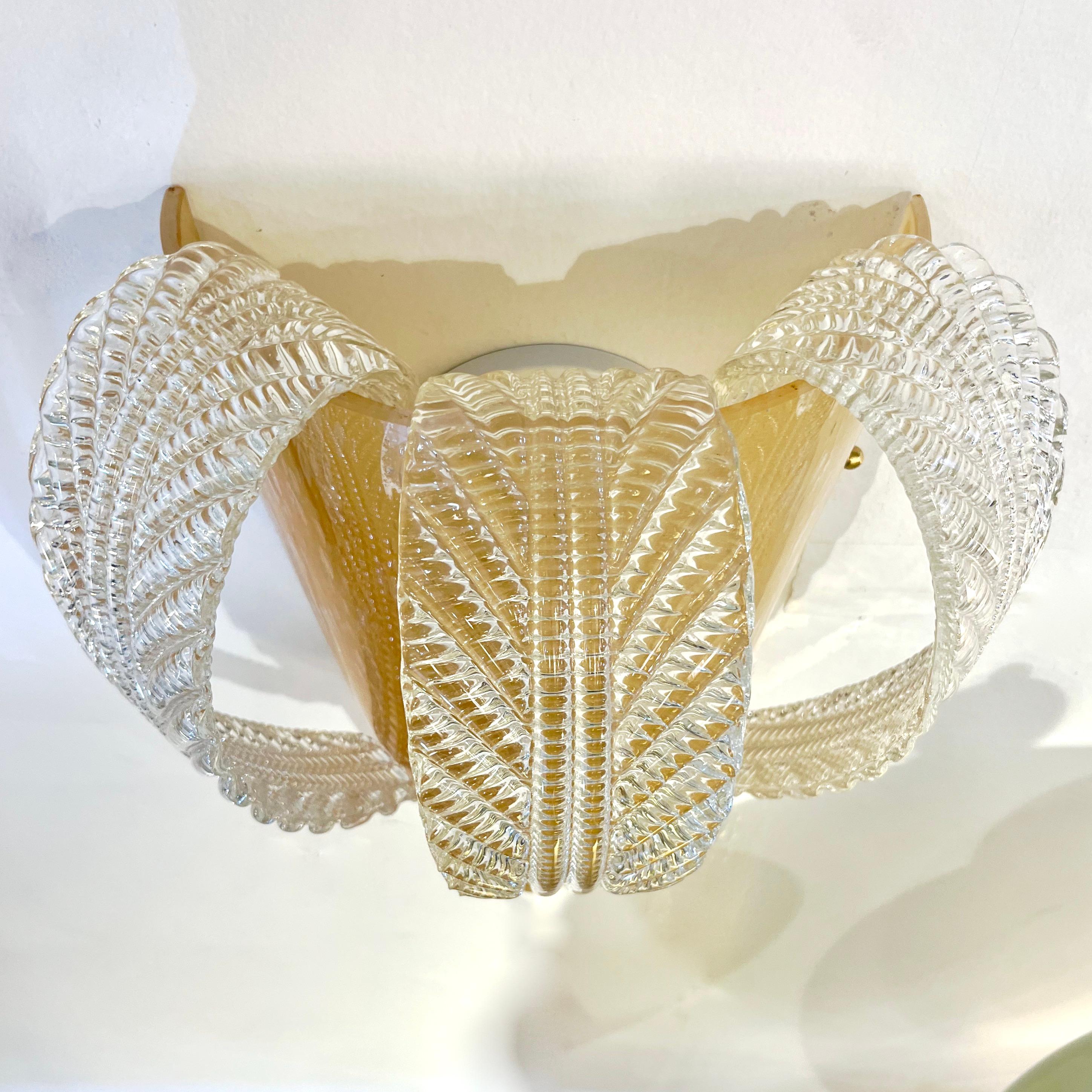 Sconce Vintage Italian in vetro oro ambrato con foglie di cristallo pendenti in vendita 8