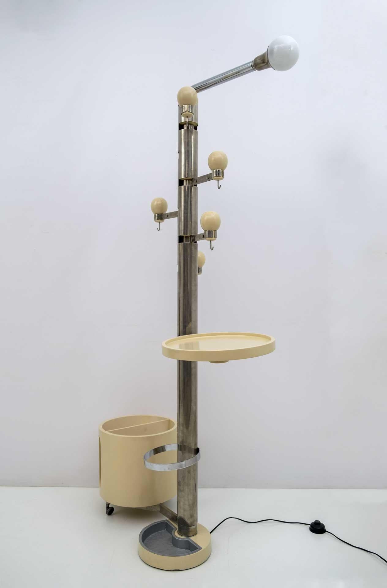 Mid-20th Century Italian Vintage Sculptural Floor Lamp with Steel CoatRack and Umbrella Stand 60s For Sale